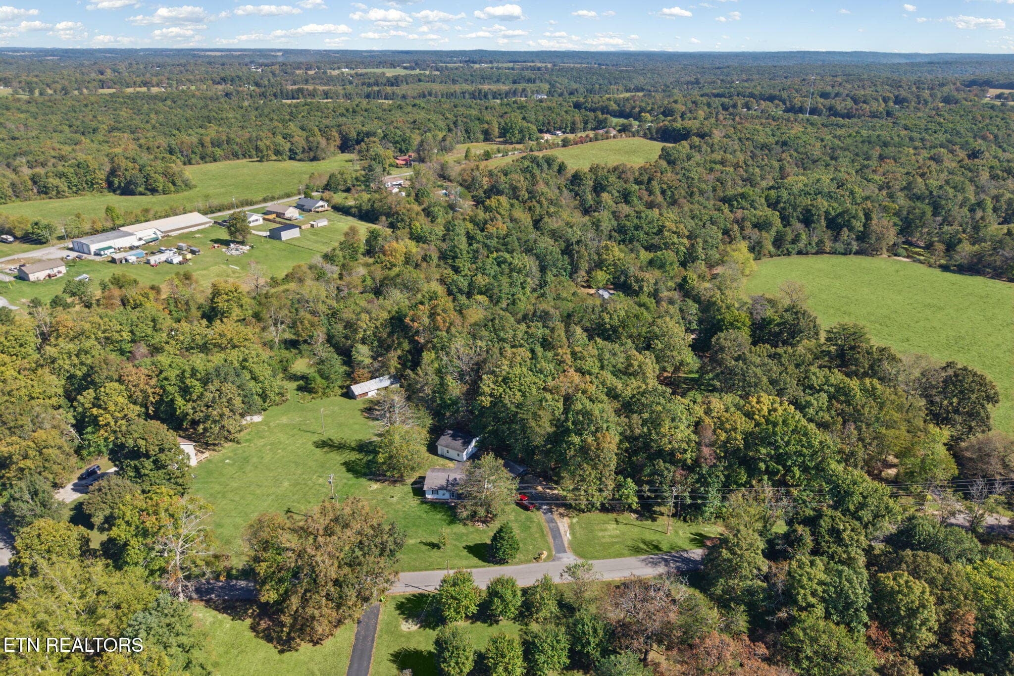 9-web-or-mls-1858 Lawson Rd_1 - 1858 Lawson Rd, Crossville, TN 38571