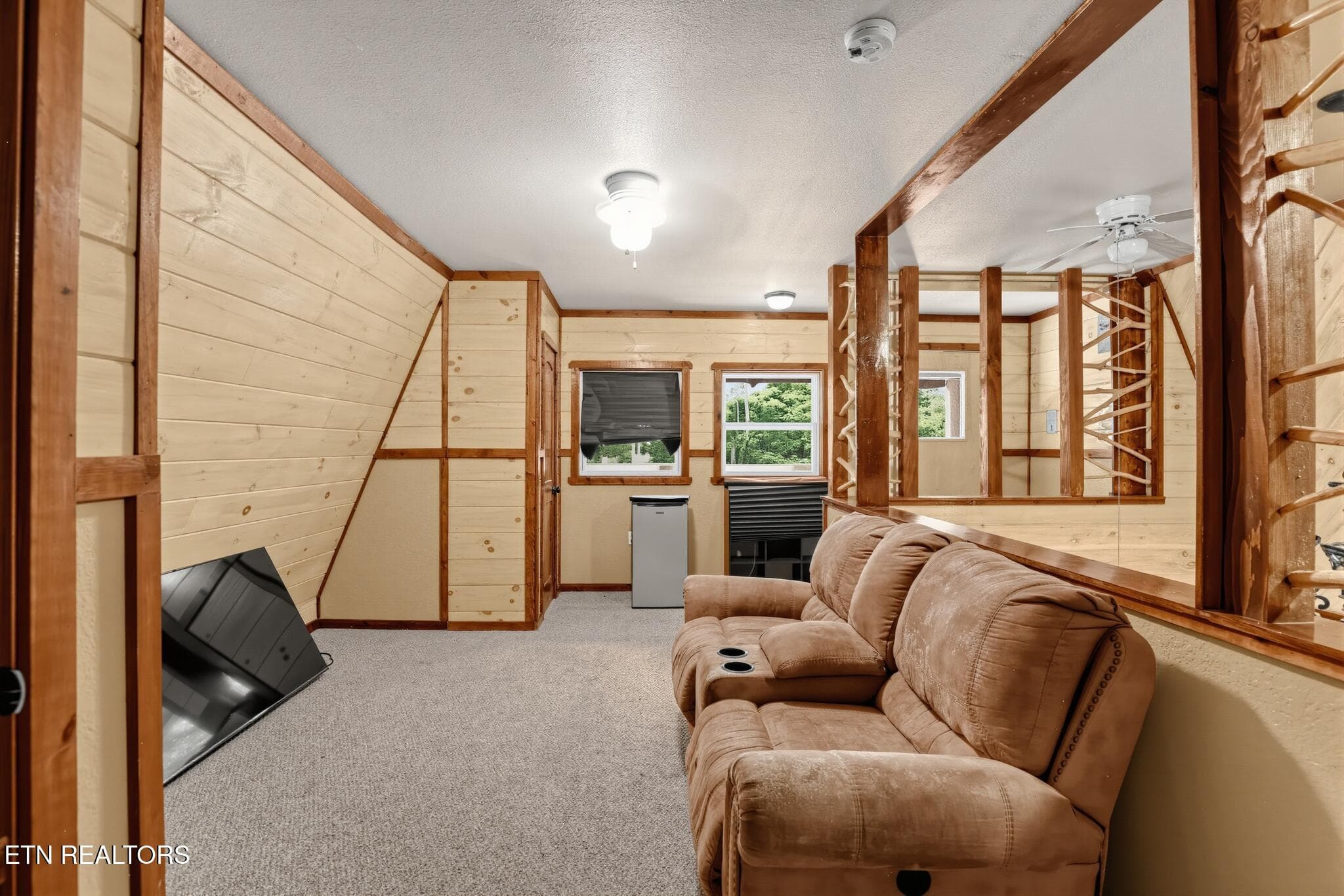 28_100_Gate_Hollow_Private_Rd-Living_roo - 100 Gate Hollow Private Rd, Mountain City, TN 37683, Mountain City