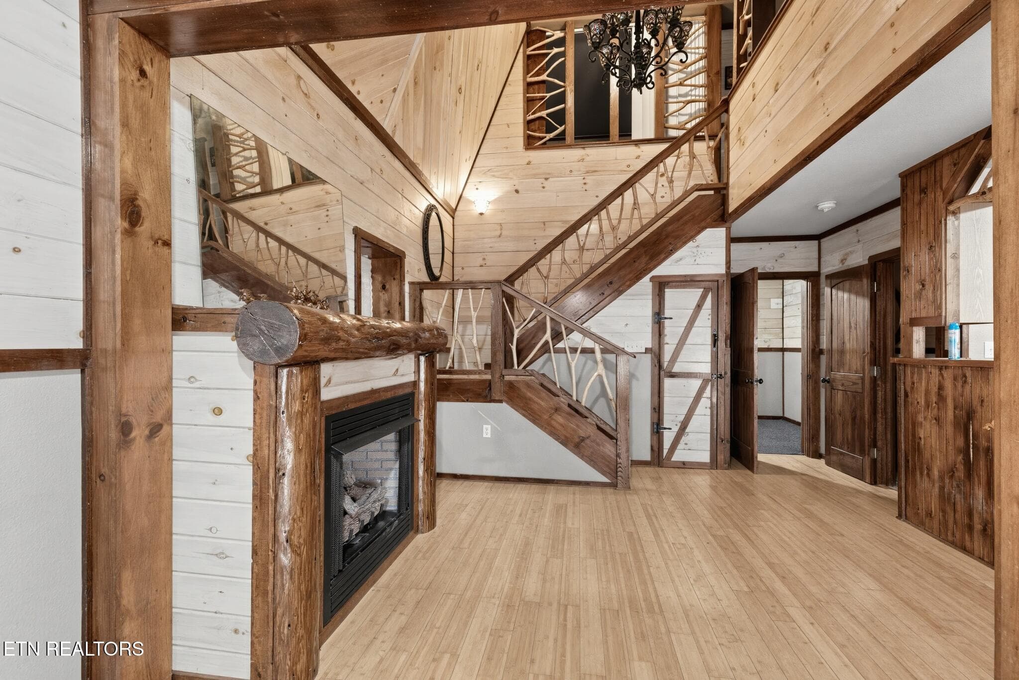 30_100_Gate_Hollow_Private_Rd-Living_roo - 100 Gate Hollow Private Rd, Mountain City, TN 37683, Mountain City
