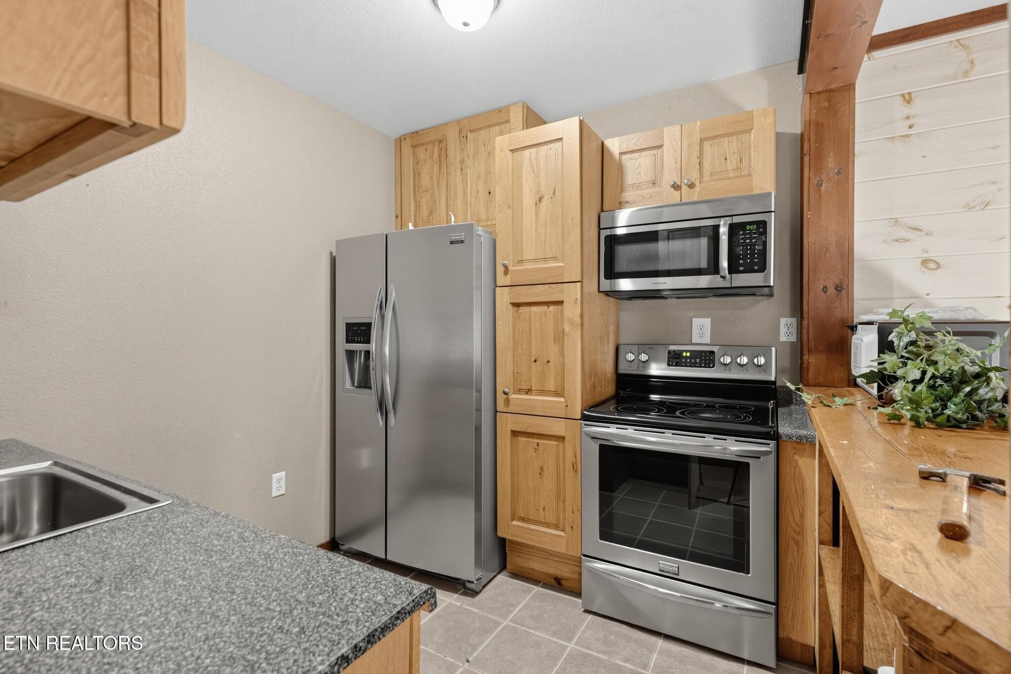 32_100_Gate_Hollow_Private_Rd-Kitchen-93 - 100 Gate Hollow Private Rd, Mountain City, TN 37683, Mountain City