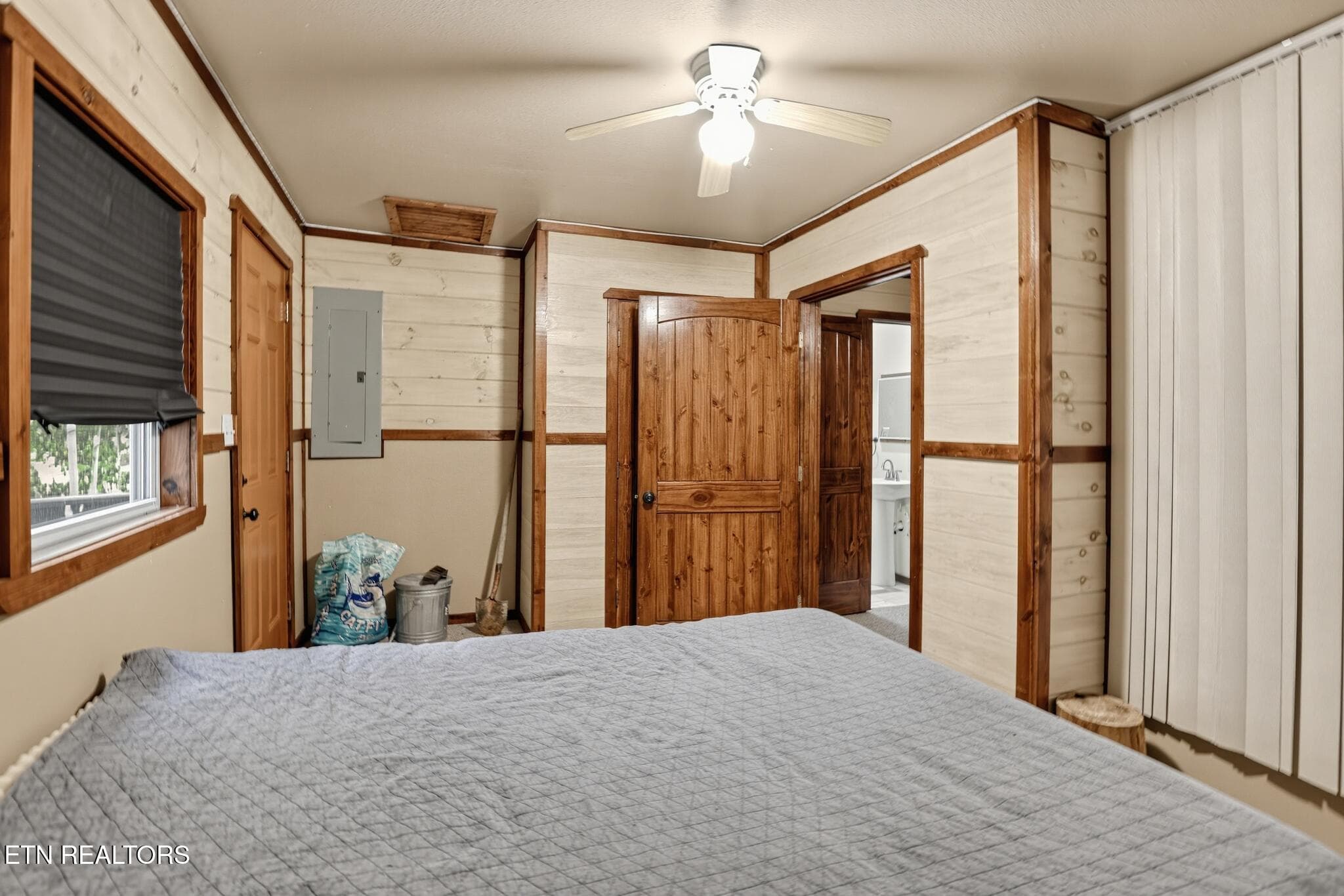 35_100_Gate_Hollow_Private_Rd-Bedroom-93 - 100 Gate Hollow Private Rd, Mountain City, TN 37683, Mountain City