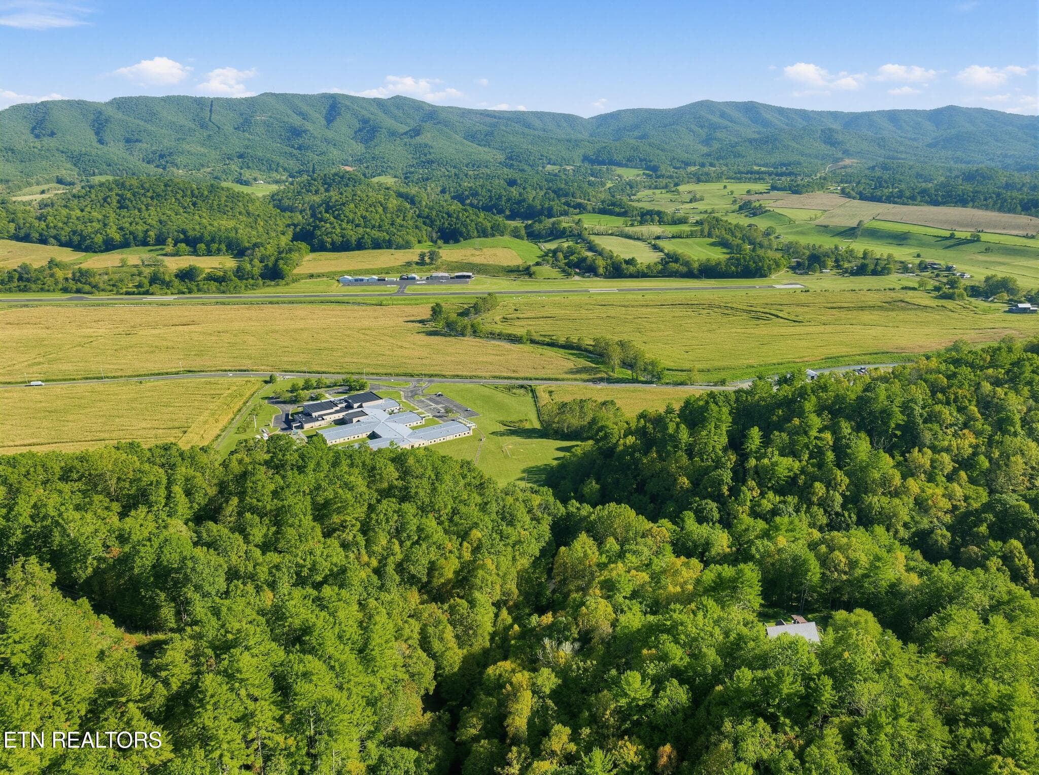 04_100_Gate_Hollow_Private_Rd-Exterior-0 - 100 Gate Hollow Private Rd, Mountain City, TN 37683, Mountain City