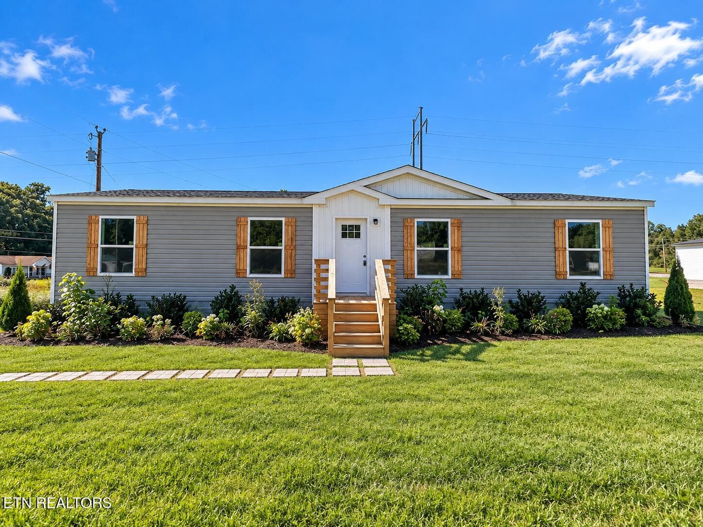 enhanced photo of front - 126 Pullman Lane, Oneida, TN 37841