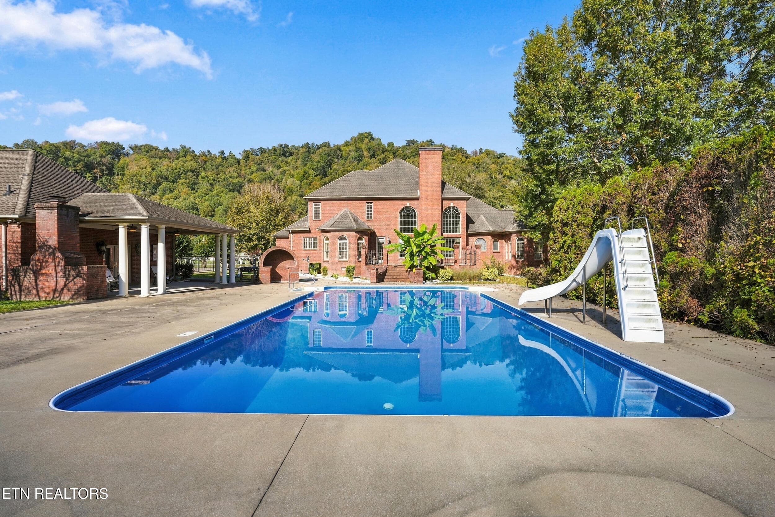 55_40 cr-1231s-08 - 40 Hendrickson Pass, Harlan, KY 40831