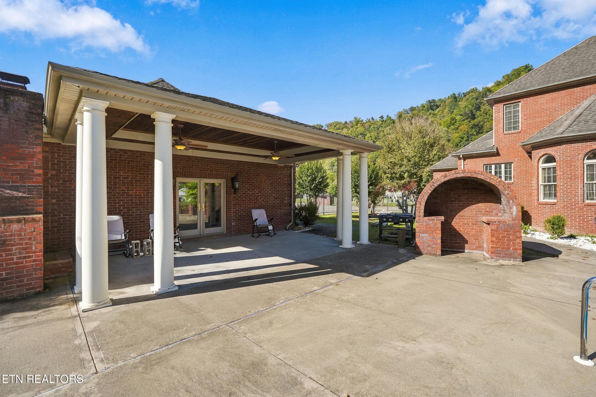 58_40 cr-1231s-06 - 40 Hendrickson Pass, Harlan, KY 40831