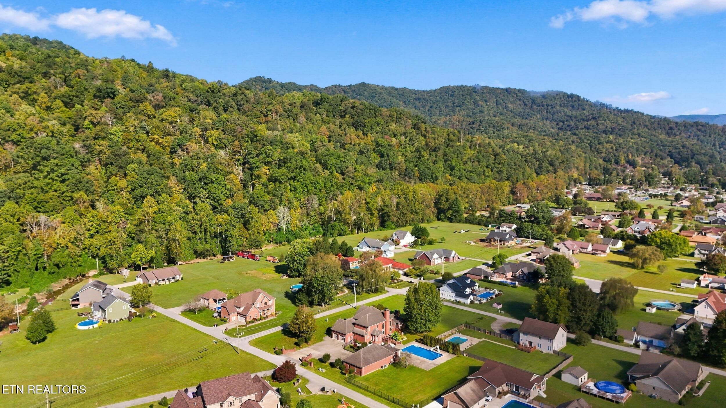 69_40 cr-1231s-65 - 40 Hendrickson Pass, Harlan, KY 40831