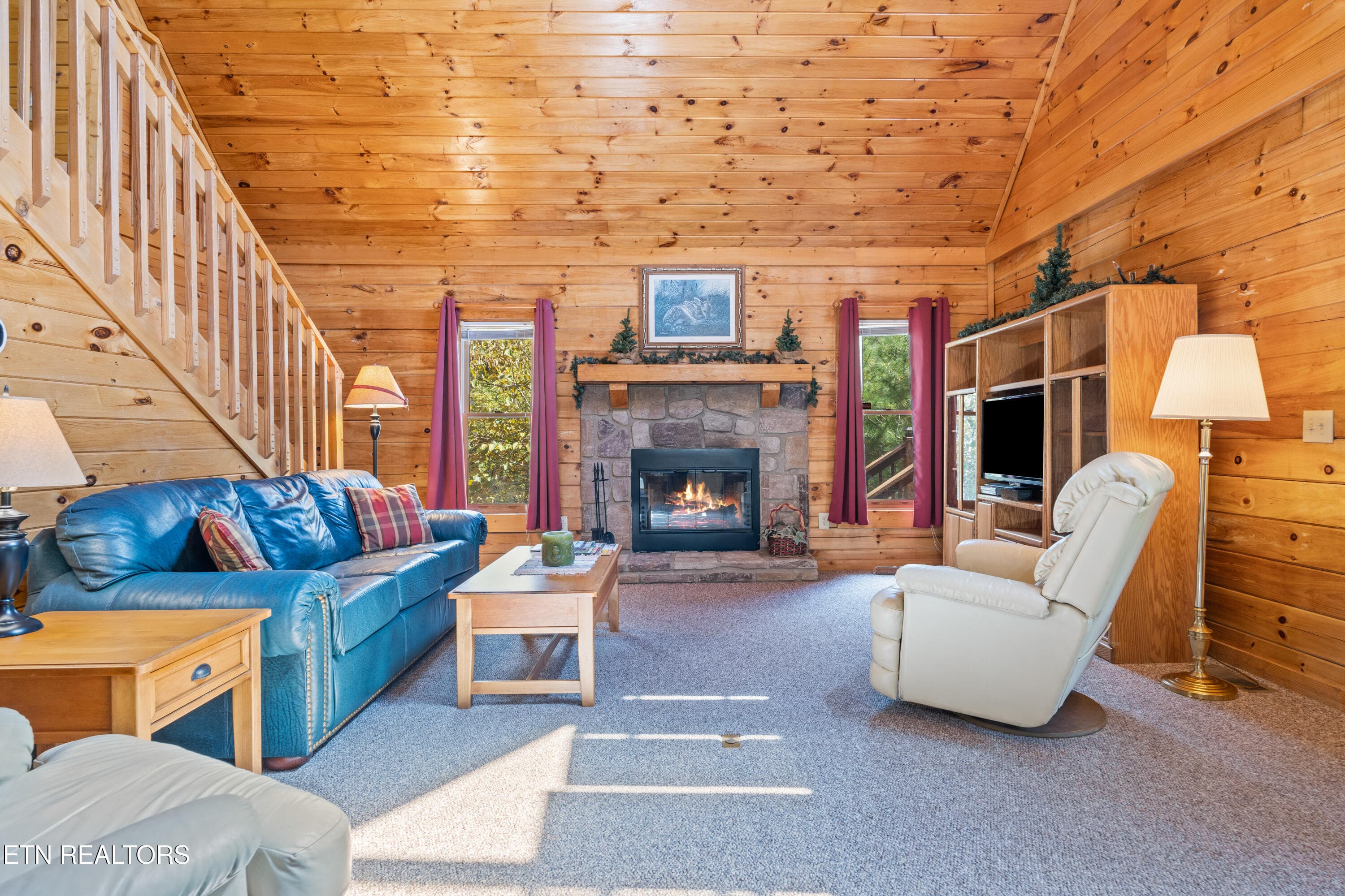 2234 LR with fireplace - 2234 Eagle Feather Drive, Sevierville, TN 37876, Sevierville