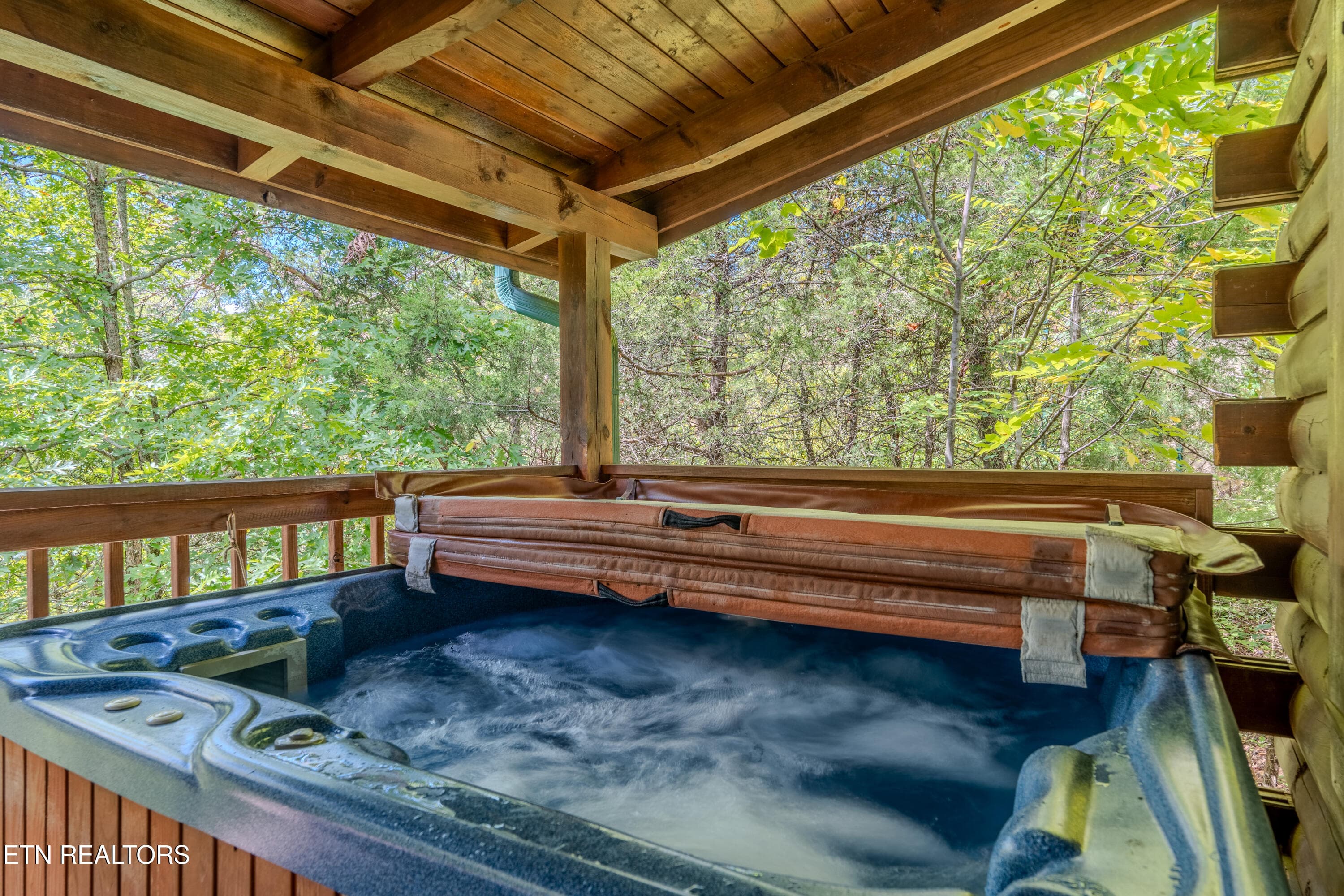 2234 Hot Tub - 2234 Eagle Feather Drive, Sevierville, TN 37876, Sevierville