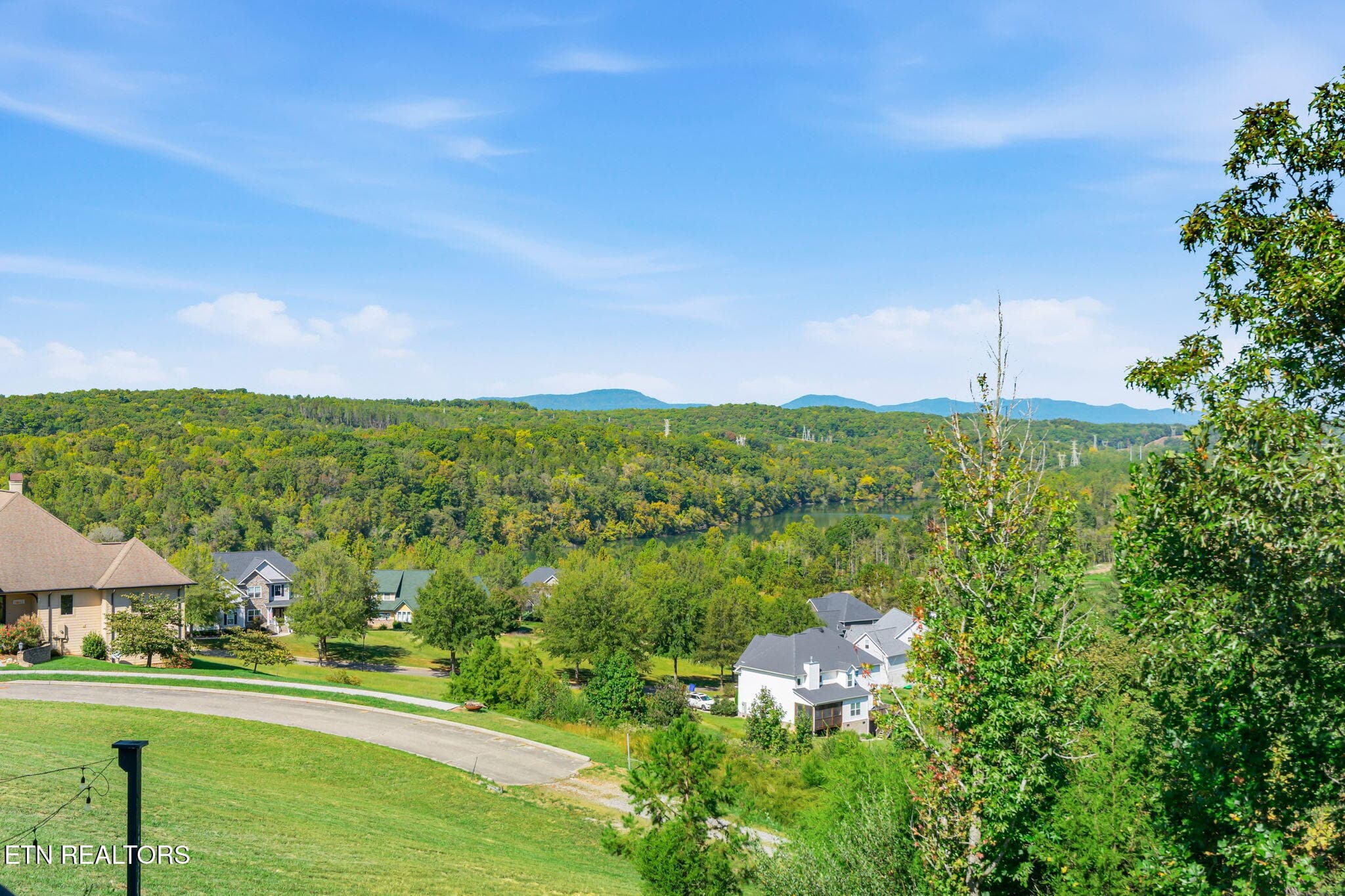 39-web-or-mls-128 Pineberry East-45 - 128 Pineberry East Rd, Oak Ridge, TN 37830, Oak Ridge
