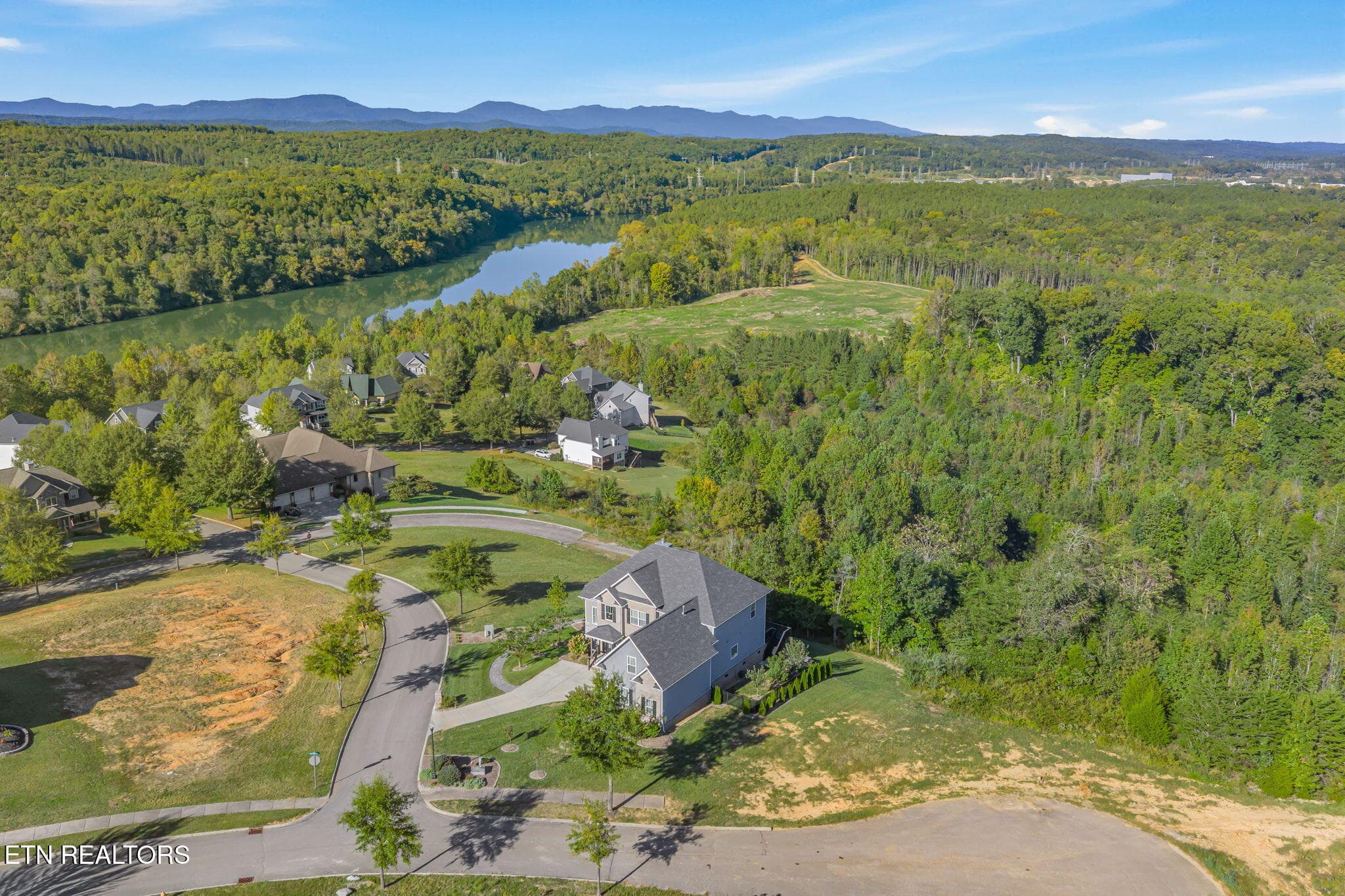 69-web-or-mls-128 Pineberry East-5 - 128 Pineberry East Rd, Oak Ridge, TN 37830, Oak Ridge