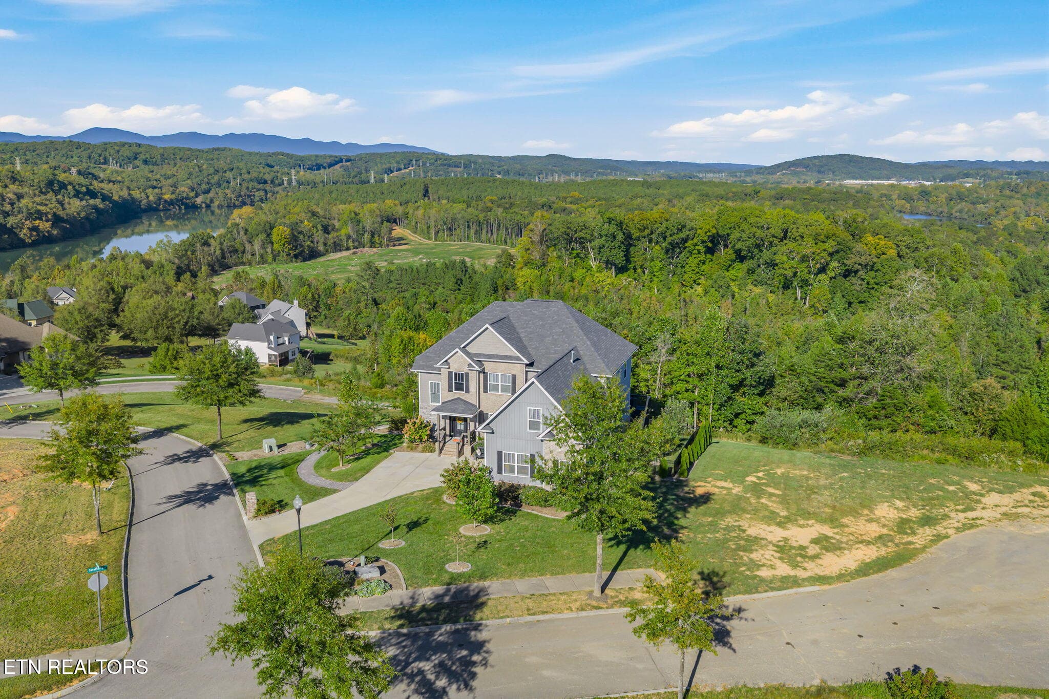 70-web-or-mls-128 Pineberry East-6 - 128 Pineberry East Rd, Oak Ridge, TN 37830, Oak Ridge