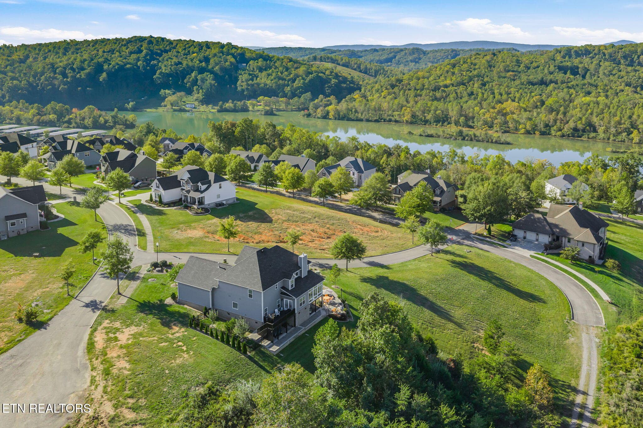 72-web-or-mls-128 Pineberry East-8 - 128 Pineberry East Rd, Oak Ridge, TN 37830, Oak Ridge