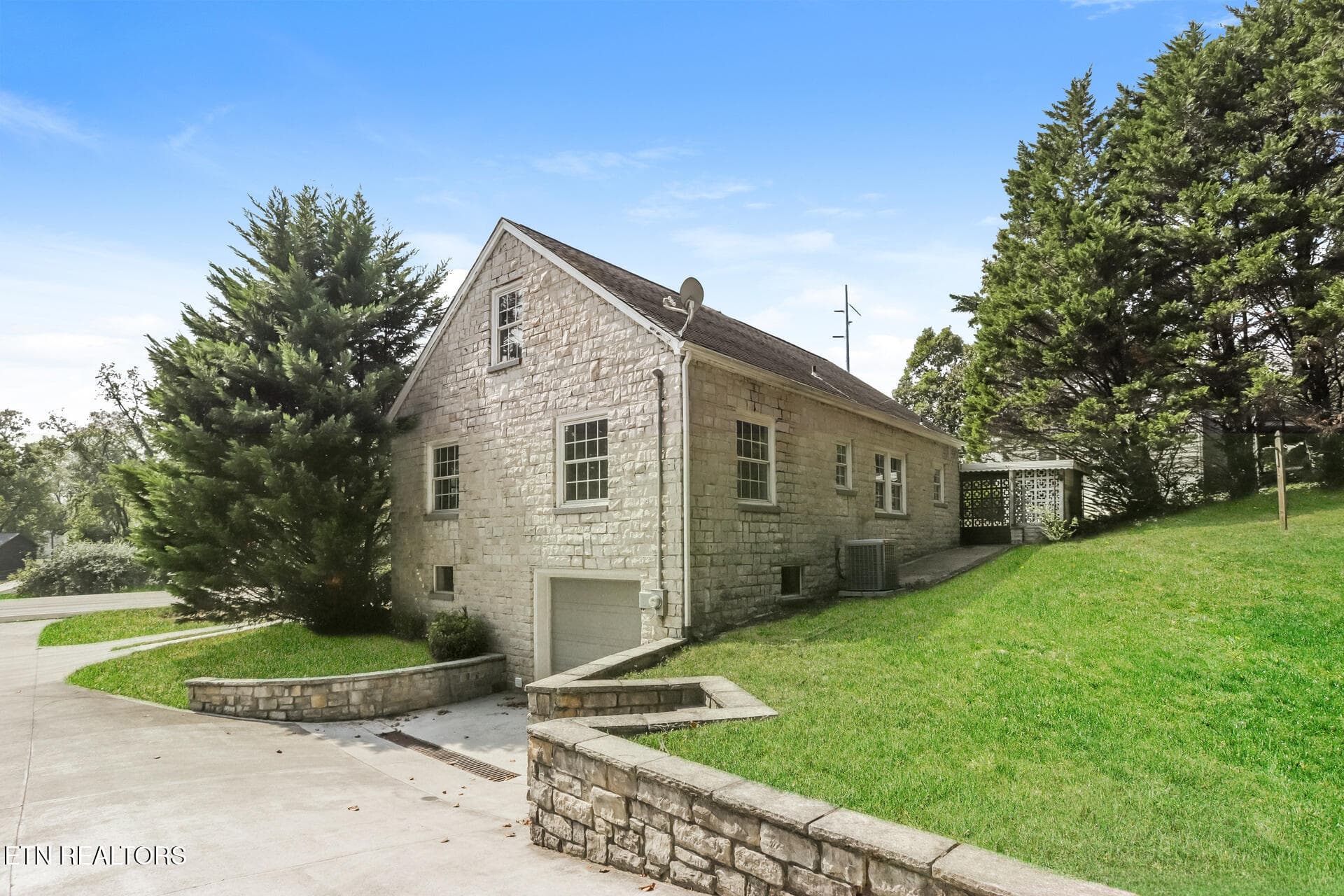 005-e9a3de8a-d9d2-5b4f-9c5a-607e20f5f959 - 5608 Chapman Hwy, Knoxville, TN 37920, Knoxville