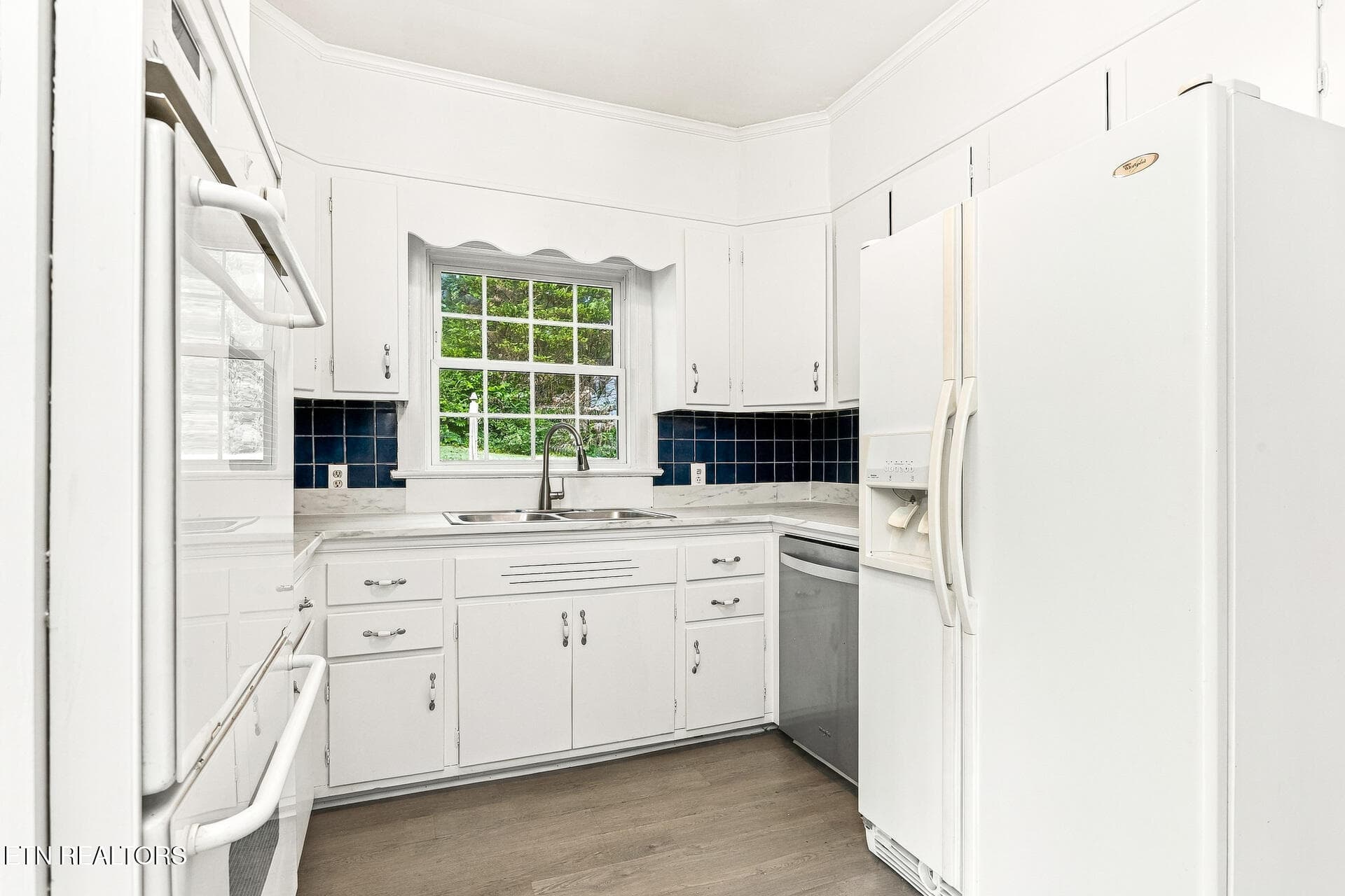 011-66d4d300-7c97-5f8b-b935-a5ef4fac3edd - 5608 Chapman Hwy, Knoxville, TN 37920, Knoxville