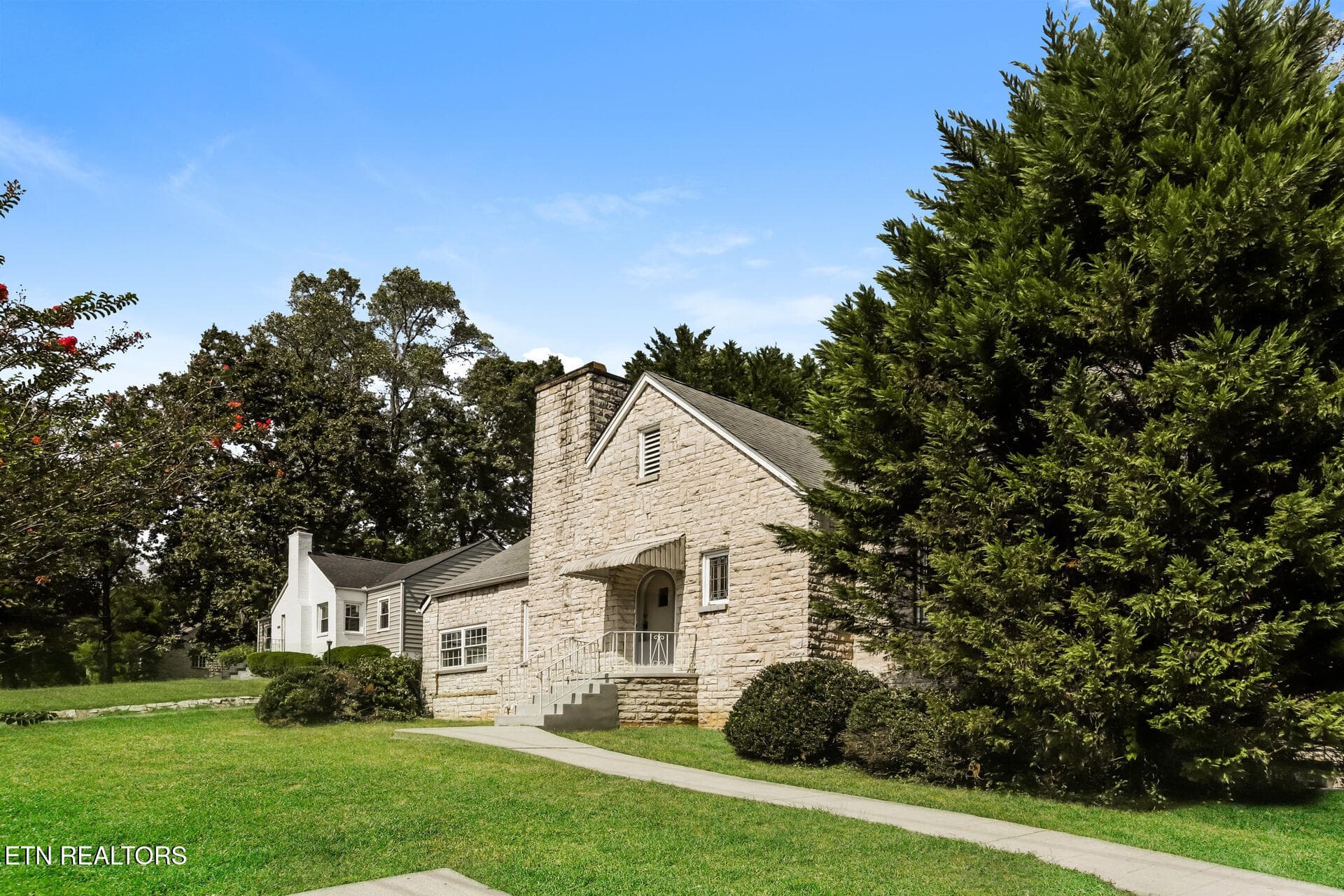 028-527e4c45-e61f-5c16-a6c2-71a66ca2d188 - 5608 Chapman Hwy, Knoxville, TN 37920, Knoxville