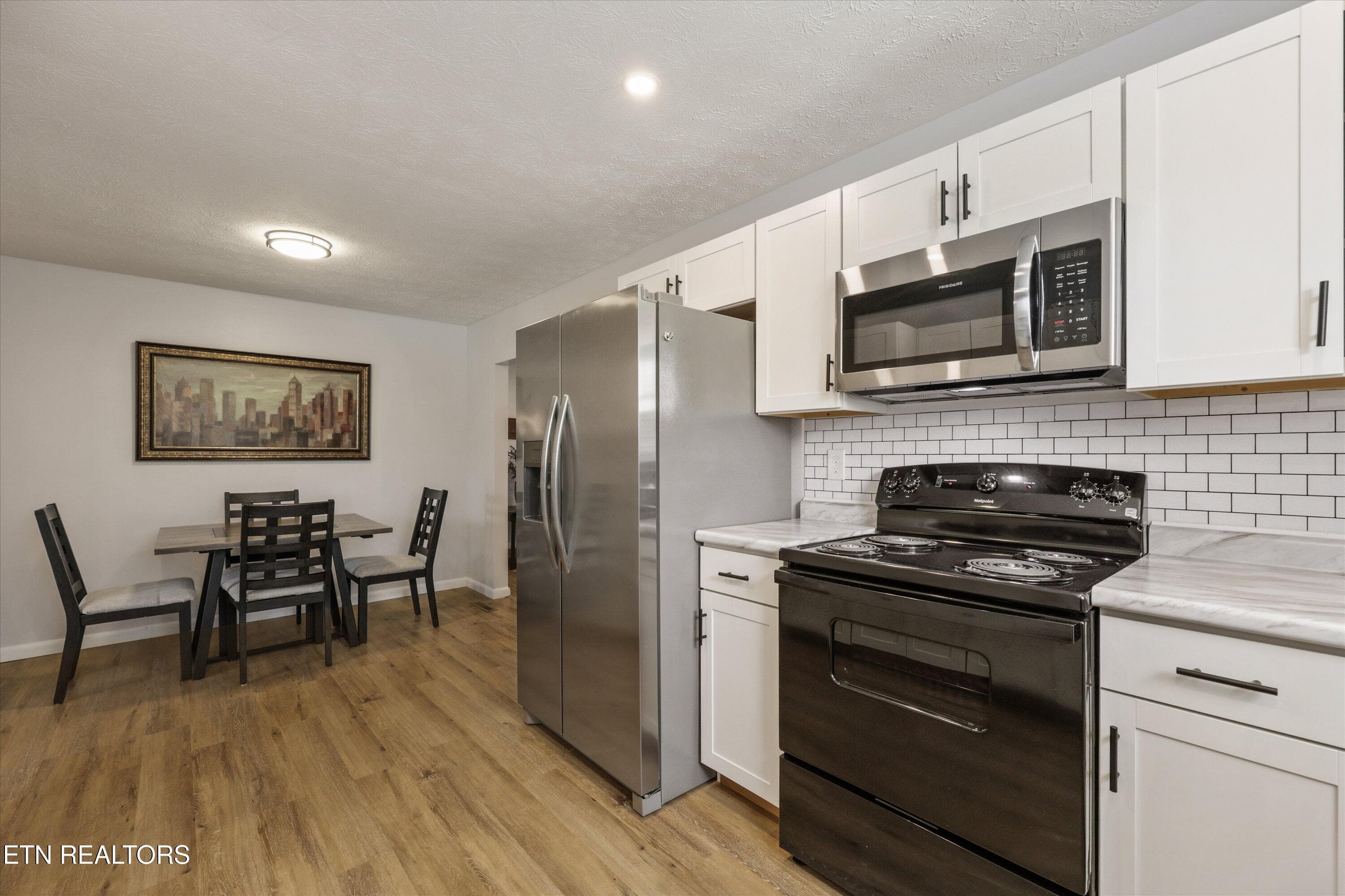 Kitchen - 5524 Carter Rd, Knoxville, TN 37918, Knoxville
