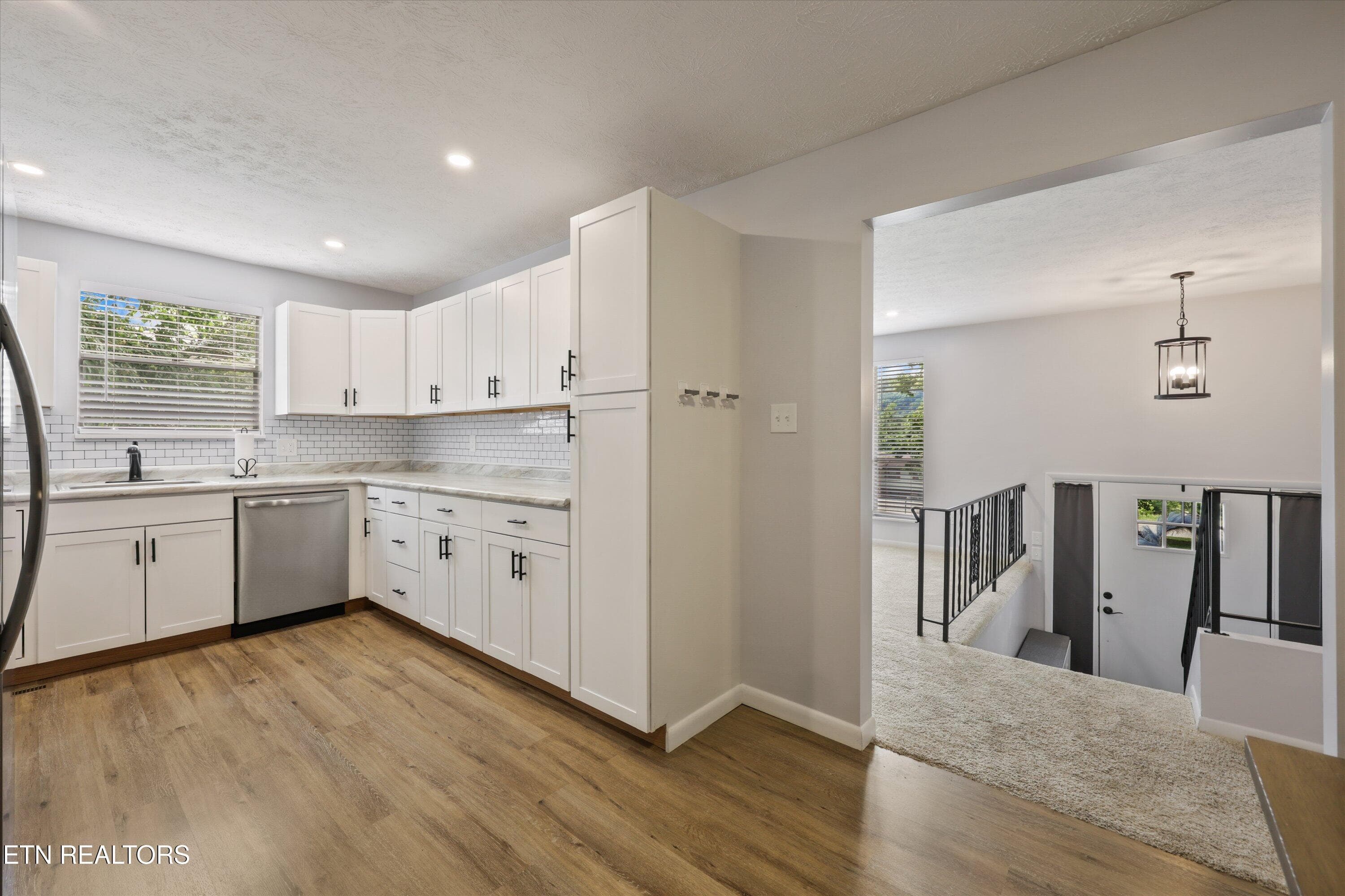 Kitchen - 5524 Carter Rd, Knoxville, TN 37918, Knoxville