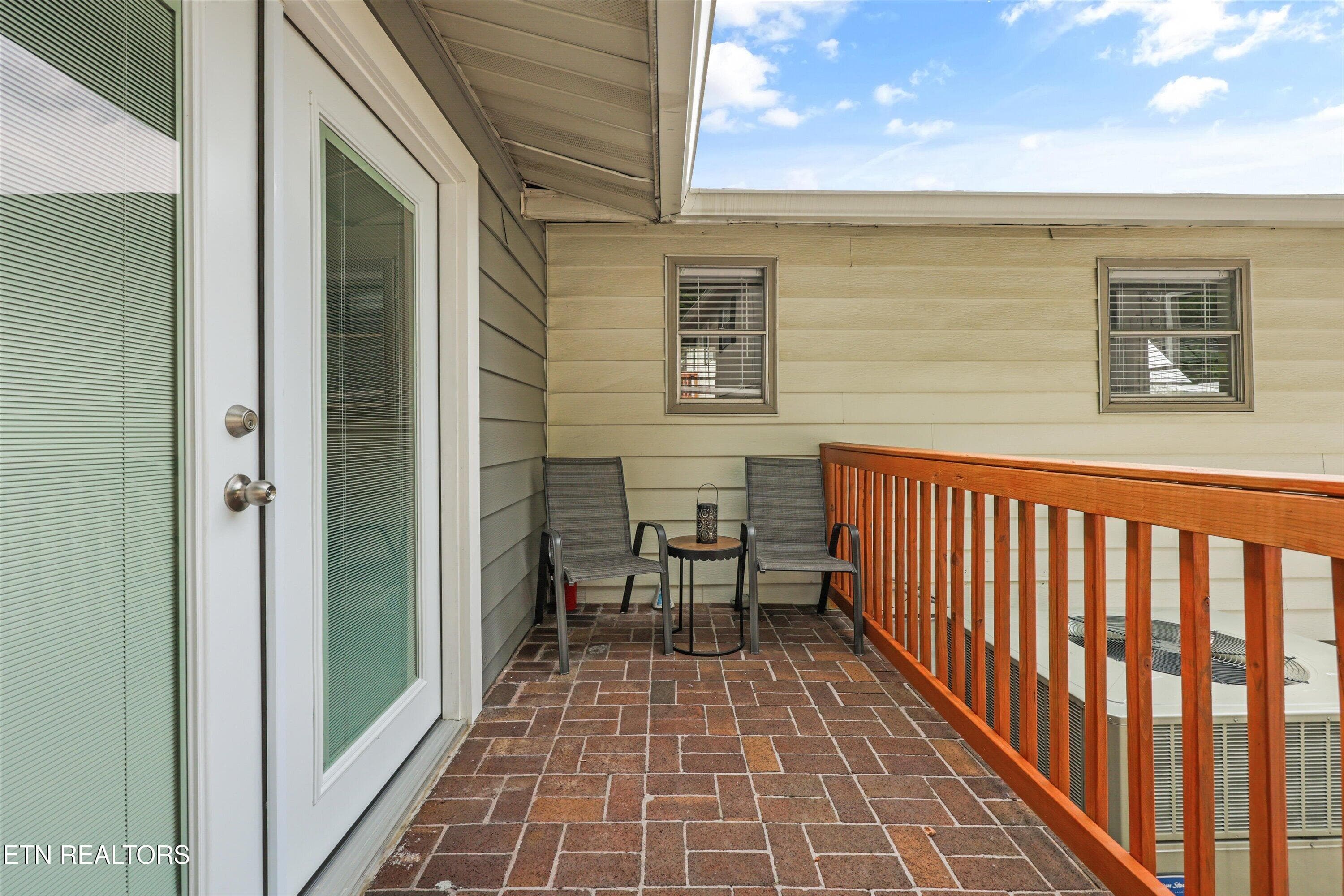 Back Porch - 5524 Carter Rd, Knoxville, TN 37918, Knoxville