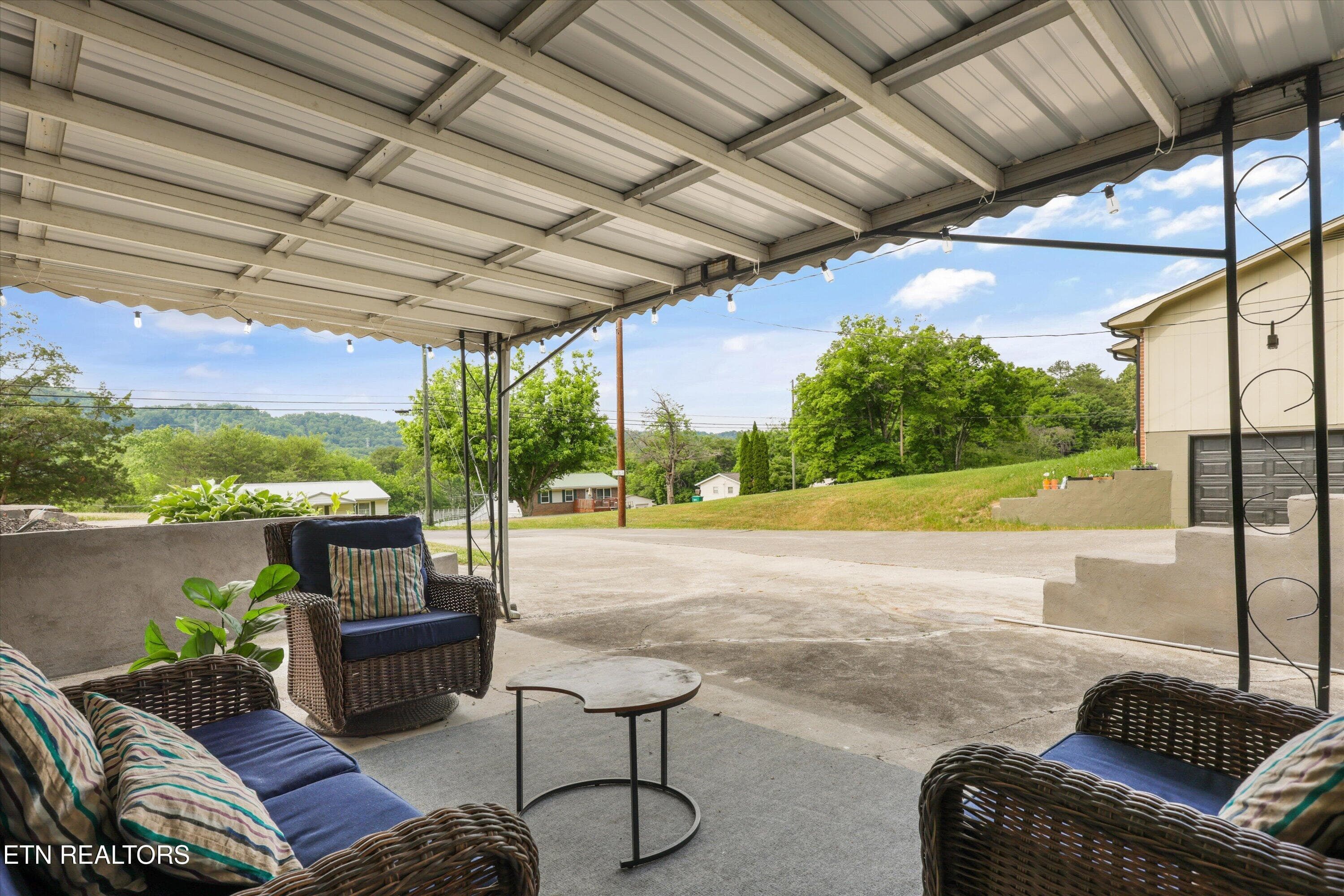 Patio - 5524 Carter Rd, Knoxville, TN 37918, Knoxville