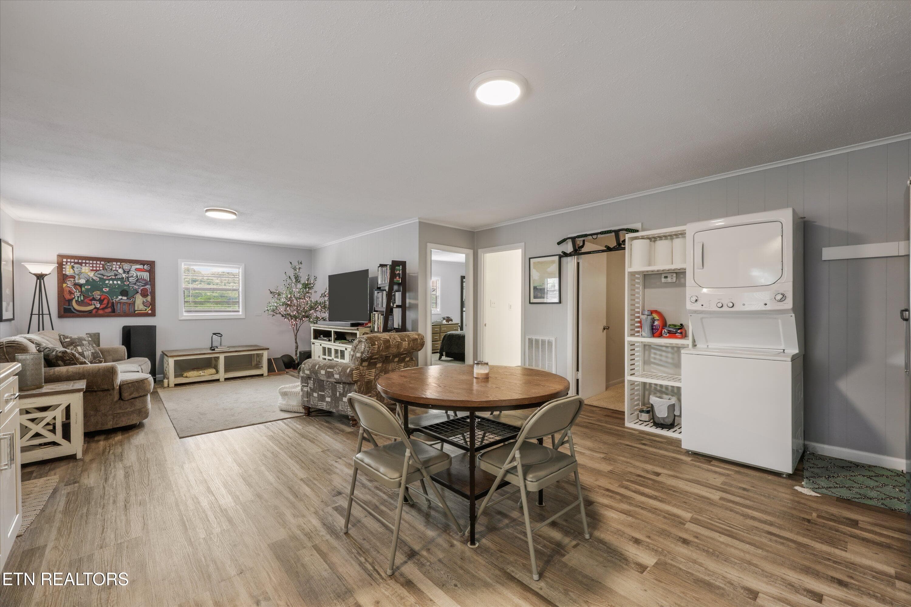 ADU Dining Area - 5524 Carter Rd, Knoxville, TN 37918, Knoxville