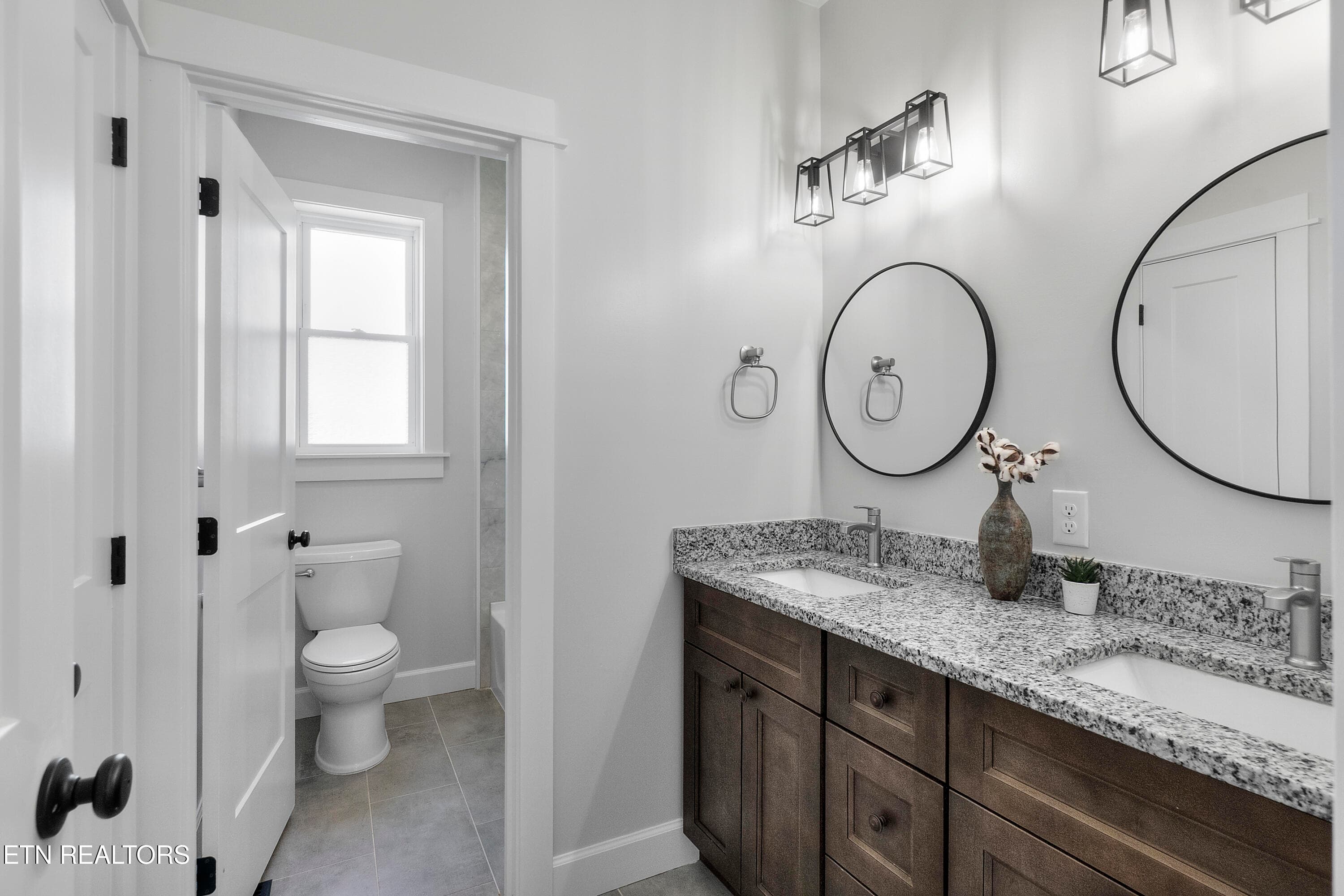 Bath - 1121 Frogpond Rd, Friendsville, TN 37737