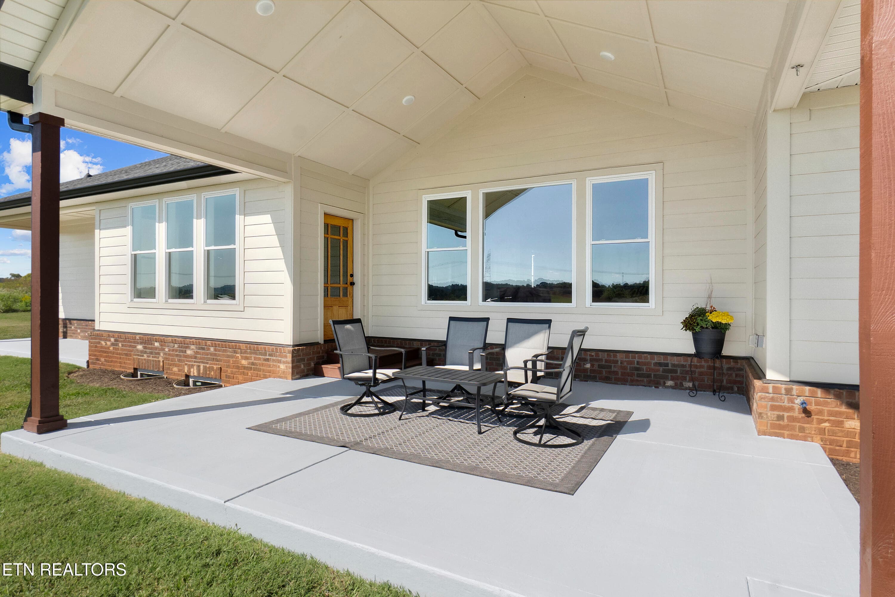 Frog Patio New - 1121 Frogpond Rd, Friendsville, TN 37737