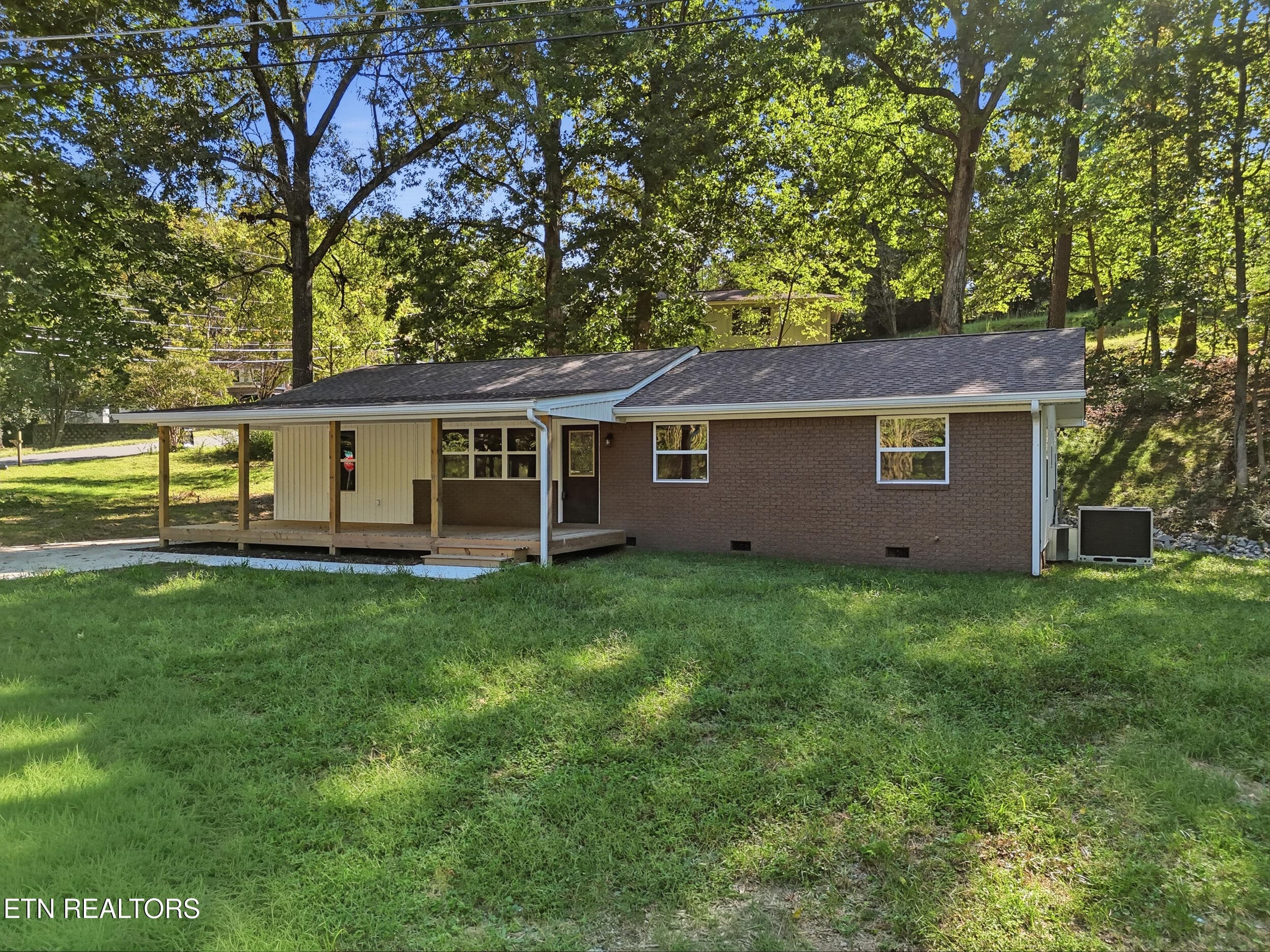 037_dji_20261006234105_0522_d - 2204 Glengerrie Drive, Soddy-Daisy, TN 37379