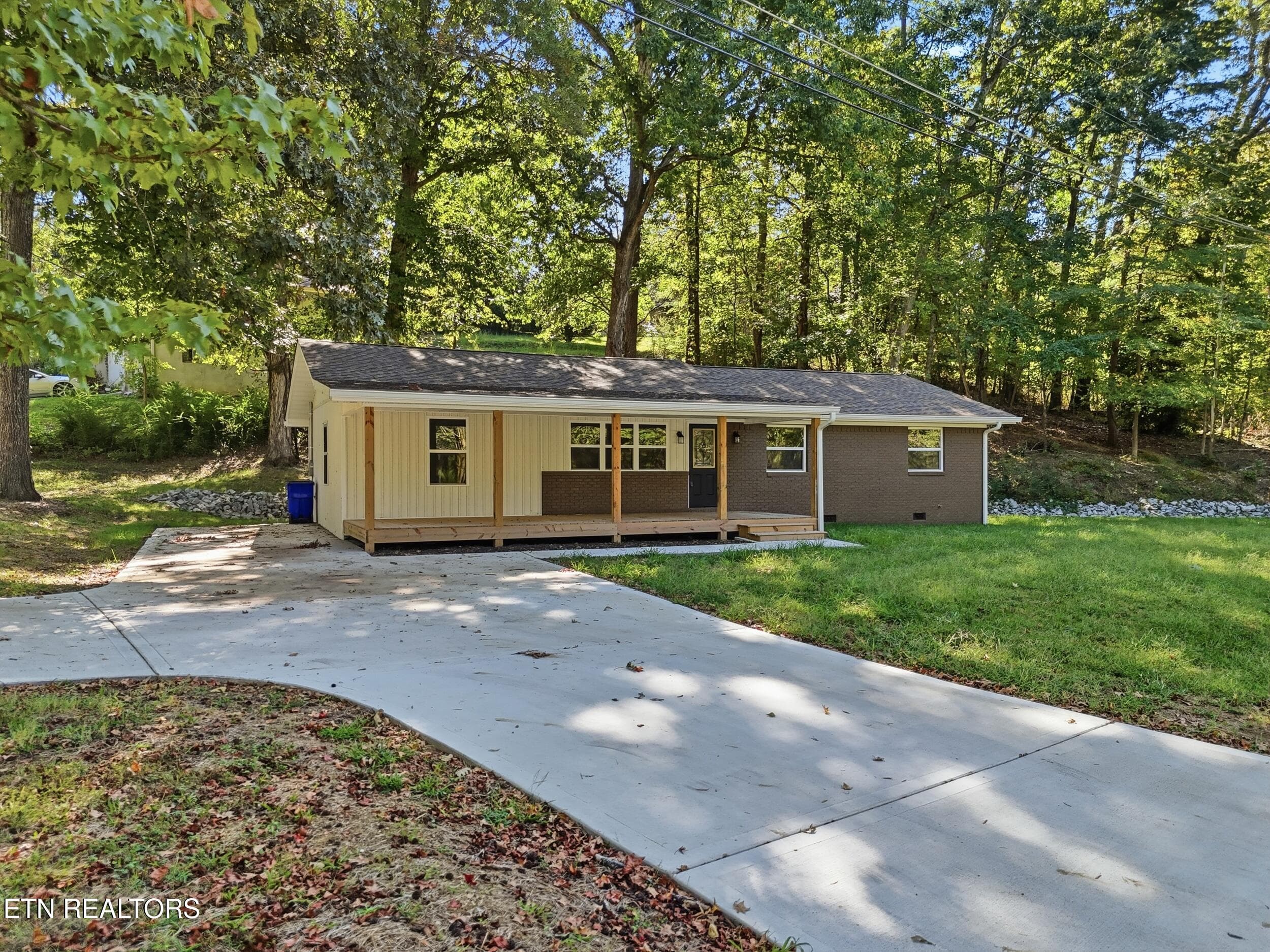 040_dji_20261006234204_0537_d - 2204 Glengerrie Drive, Soddy-Daisy, TN 37379