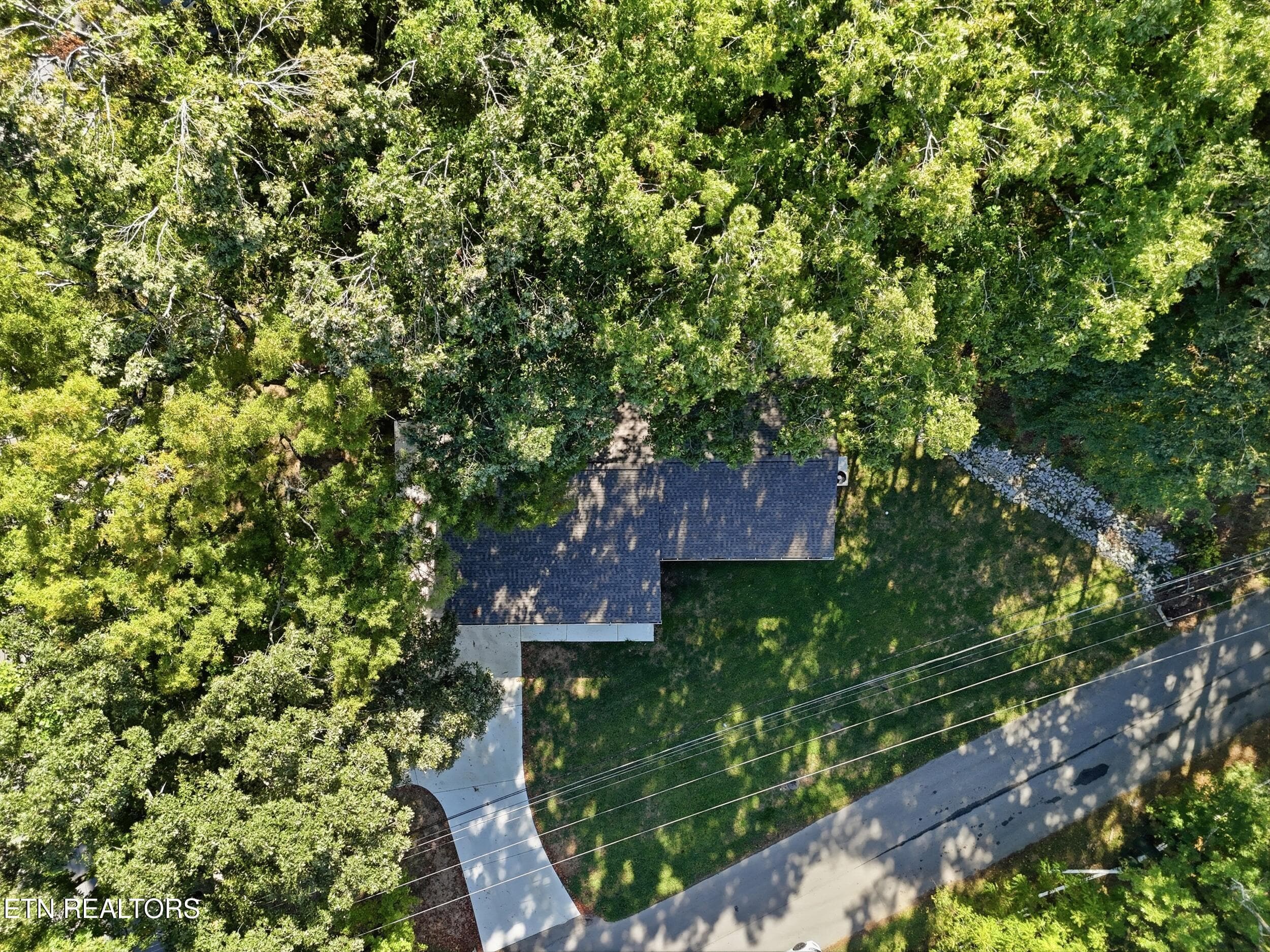 042_dji_20261006234303_0547_d - 2204 Glengerrie Drive, Soddy-Daisy, TN 37379