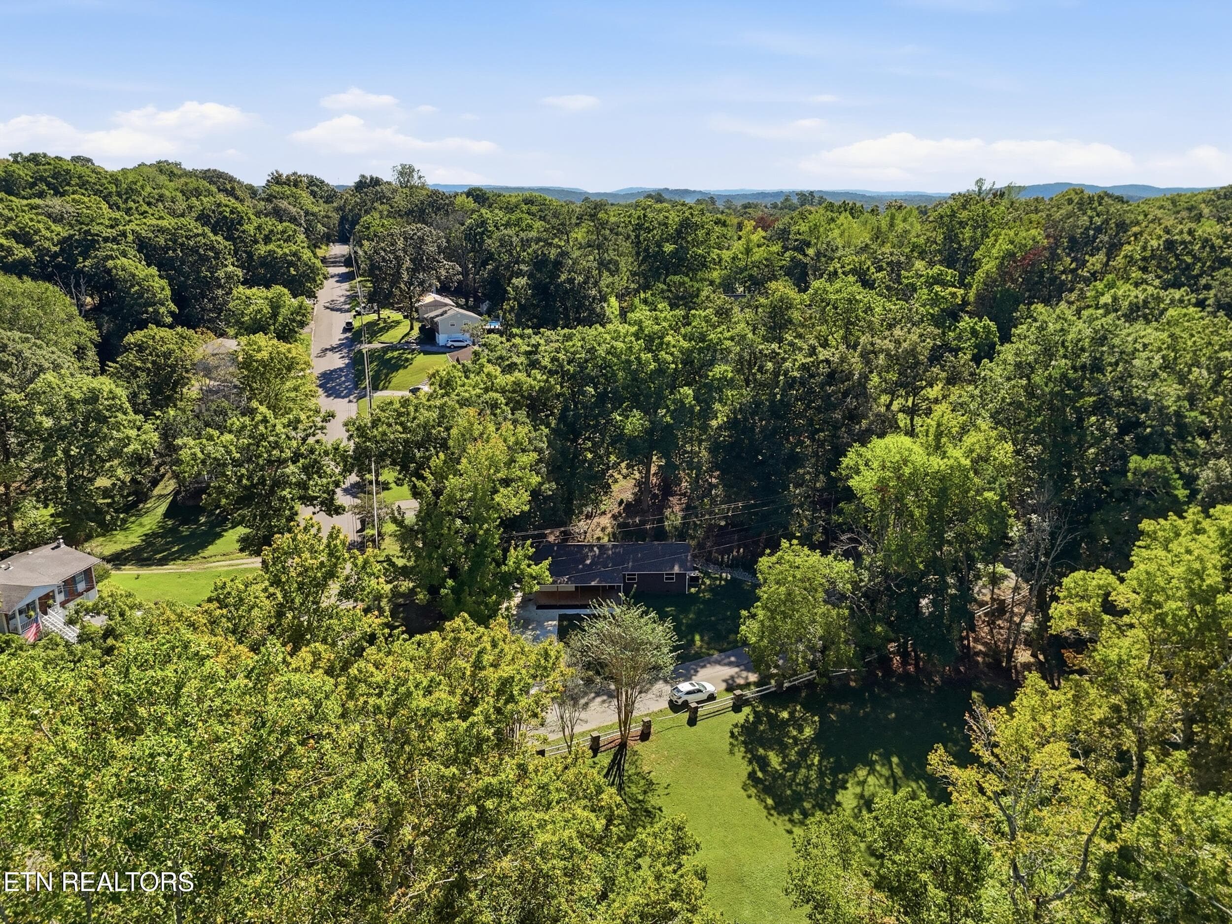 043_dji_20261006234348_0552_d - 2204 Glengerrie Drive, Soddy-Daisy, TN 37379
