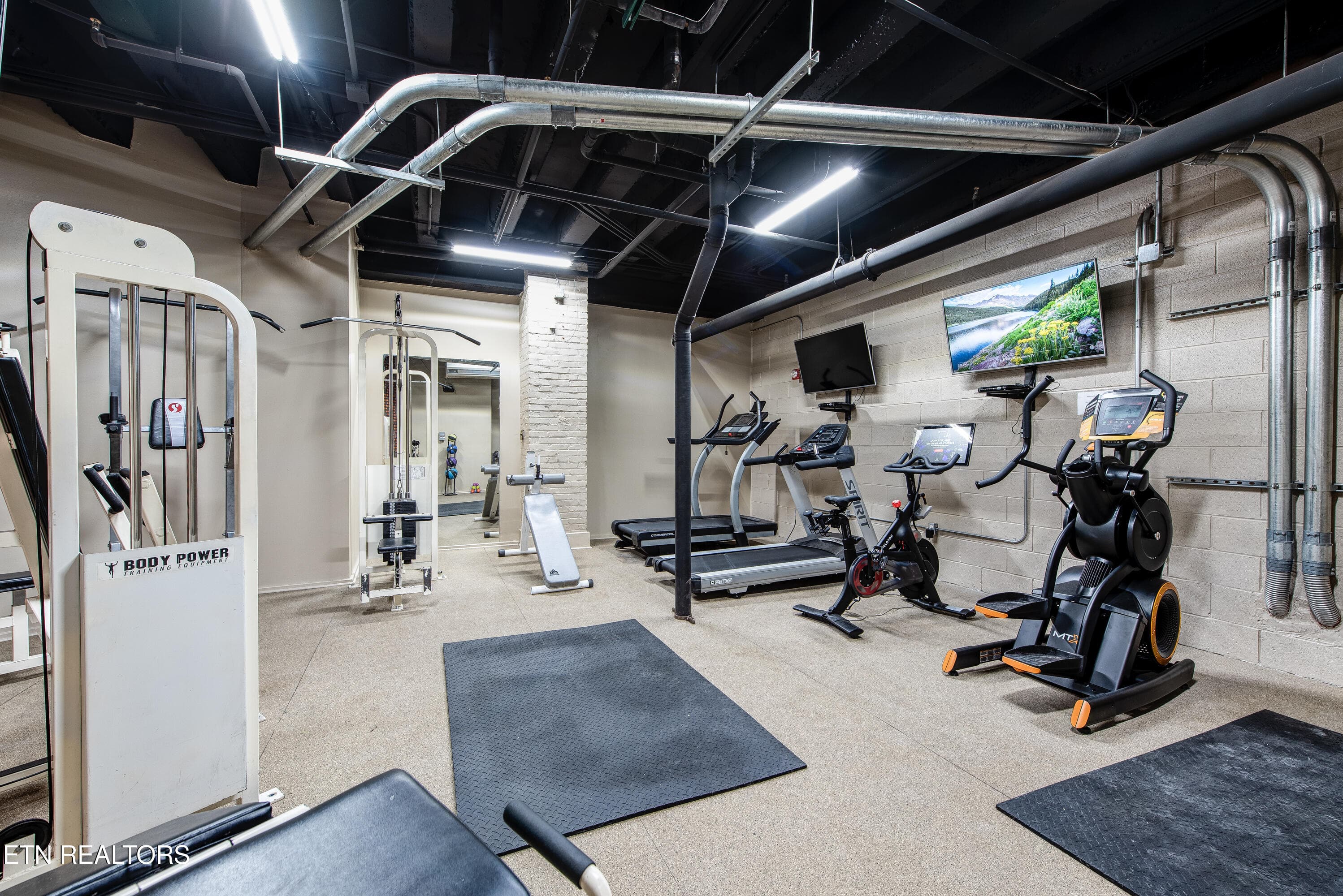 Sterchi Lofts gym1 - 116 S Gay St 108, Knoxville, TN 37902, Knoxville