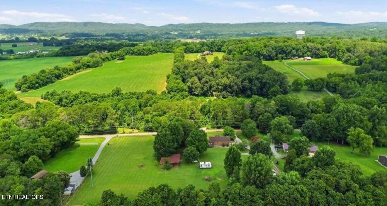 IMG_0053 - 4544 N Wildwood Rd, Maryville, TN 37804