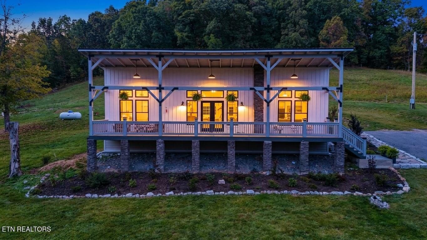 380 Grand Oak Drive, Jonesville, VA 24263