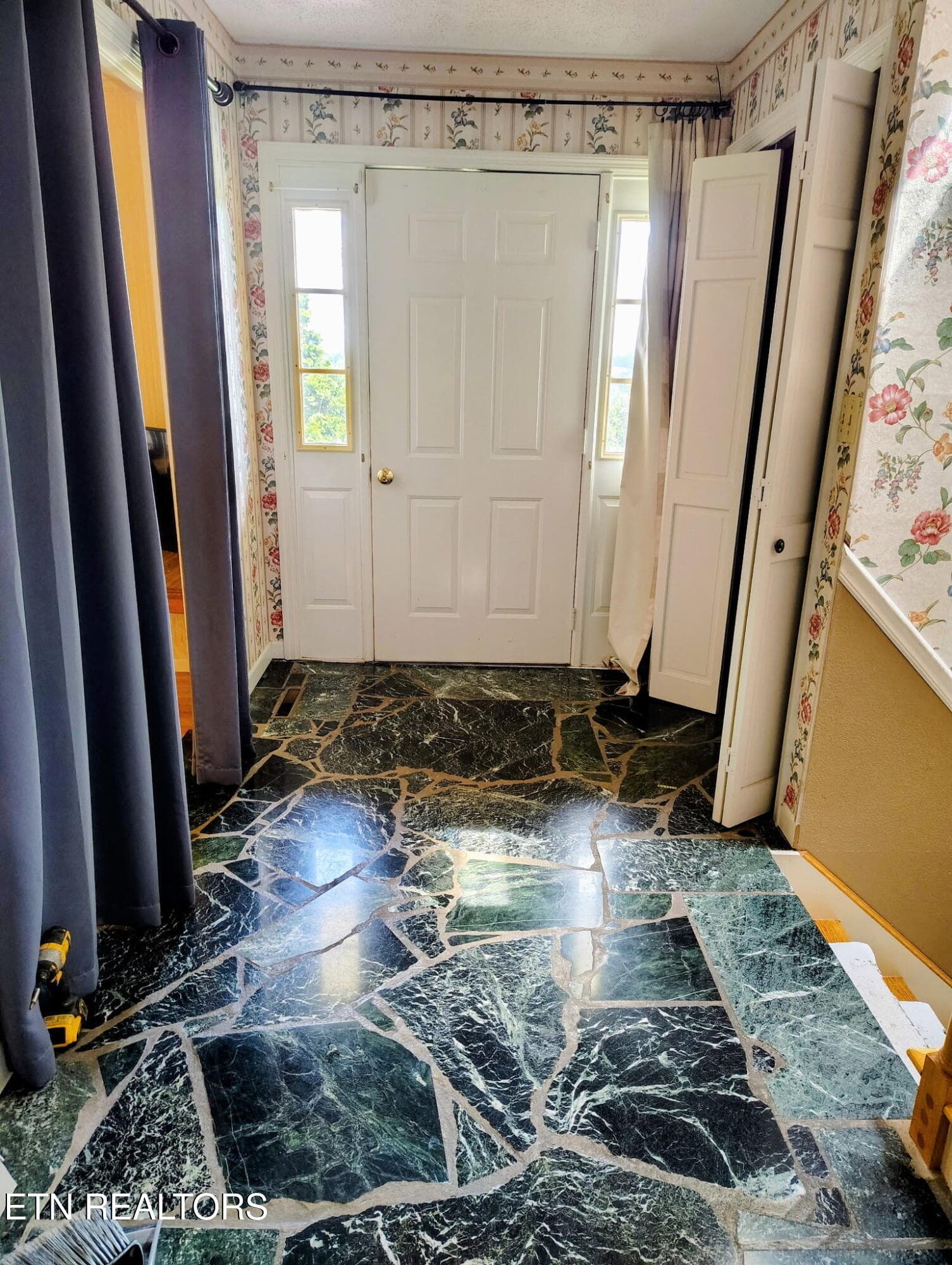 26) 76959-6aa1ba62c27c7 - 172 Ridgefield Rd SW, Wise, VA 24293
