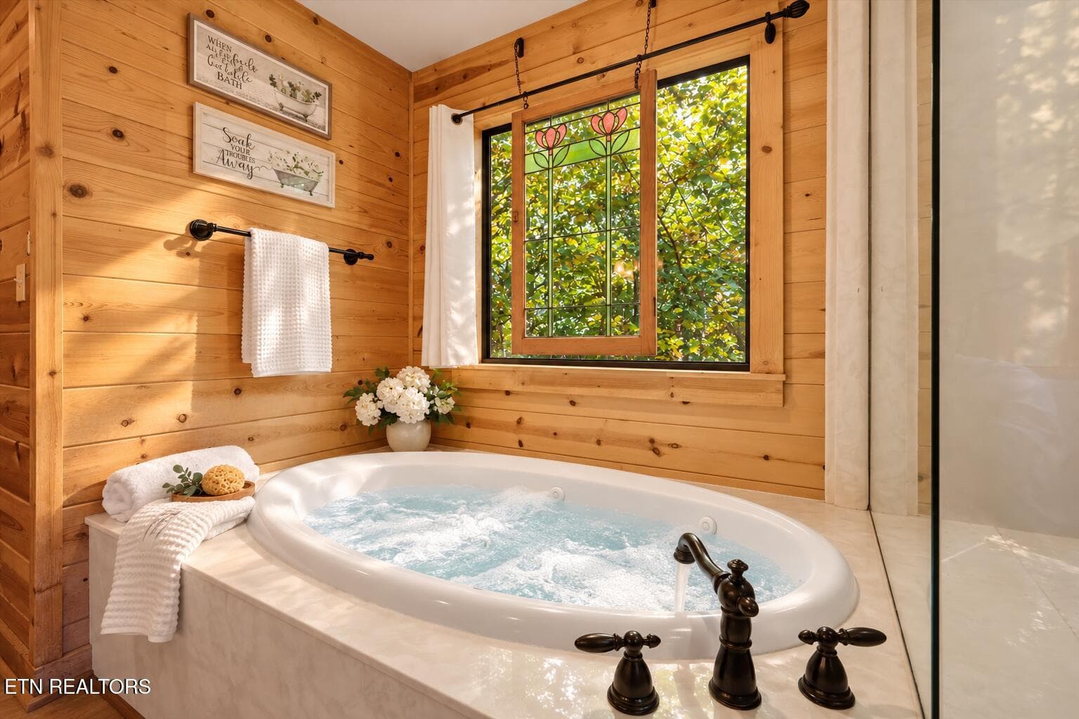 BA - 2440 Breezy Rd, Sevierville, TN 37876, Sevierville