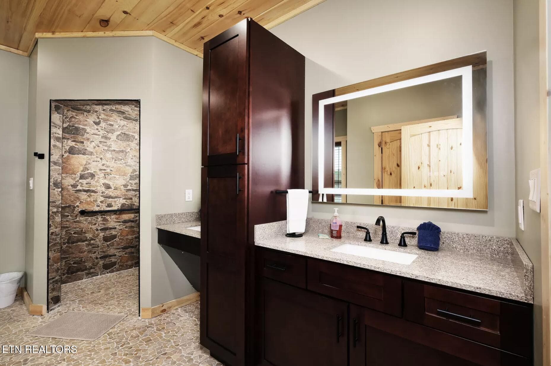 Bathroom #1 - 3453 Cove Meadows Drive, Sevierville, TN 37862, Sevierville