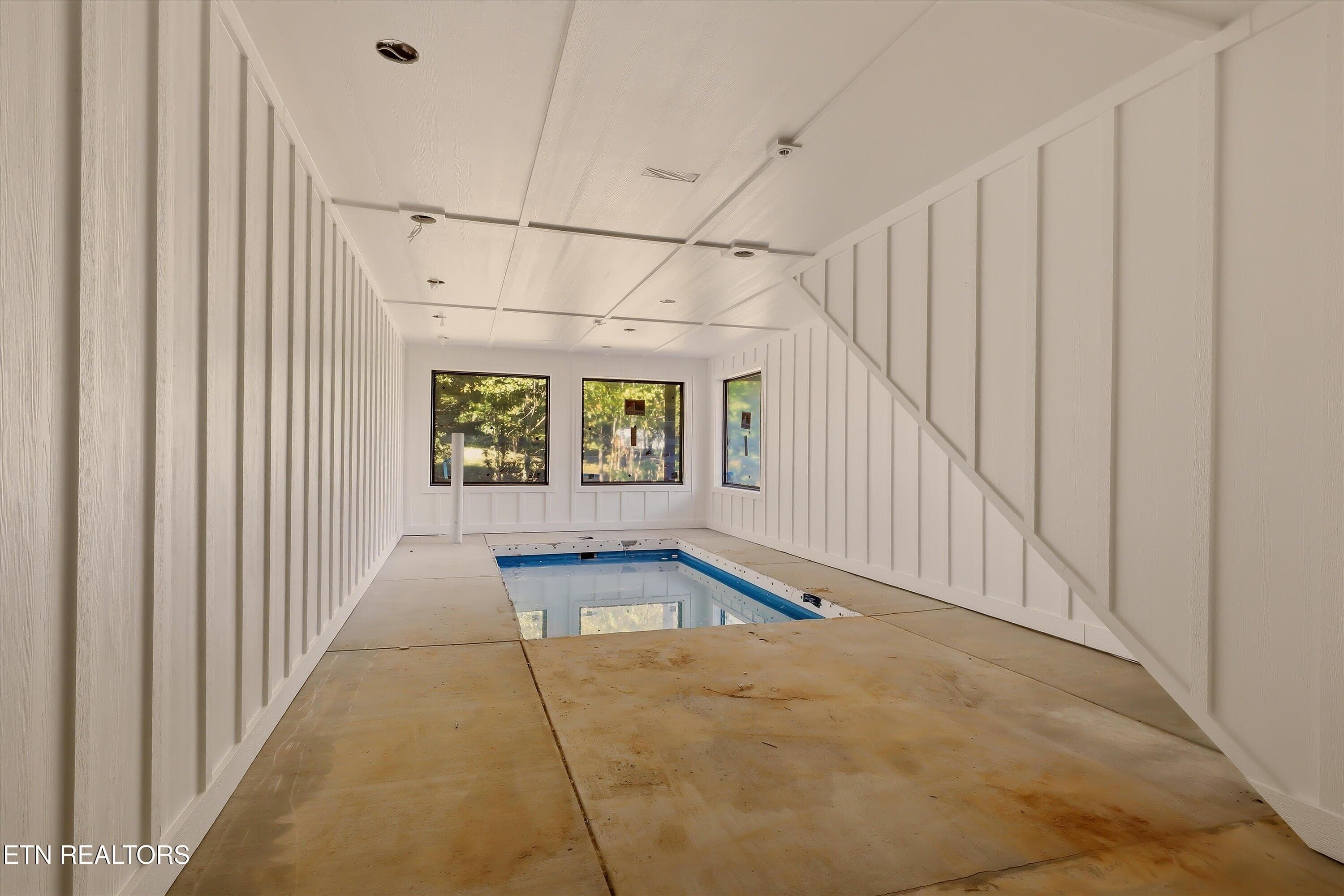 Indoor Swimming Pool Basement - 3158 Thomas Headrick Rd, Sevierville, TN 37862, Sevierville