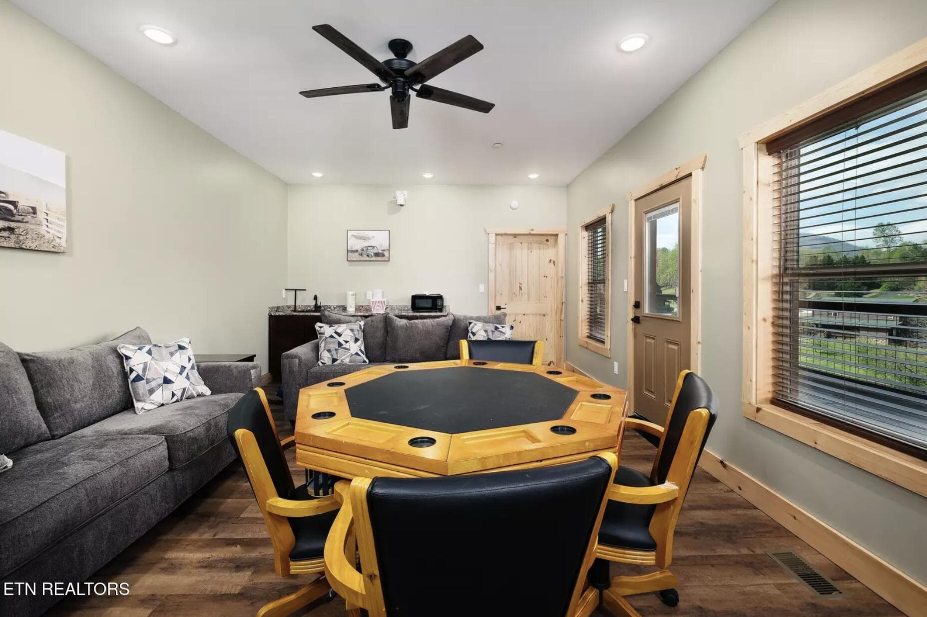 Living/game table space - 3453 Cove Meadows Drive, Sevierville, TN 37862, Sevierville