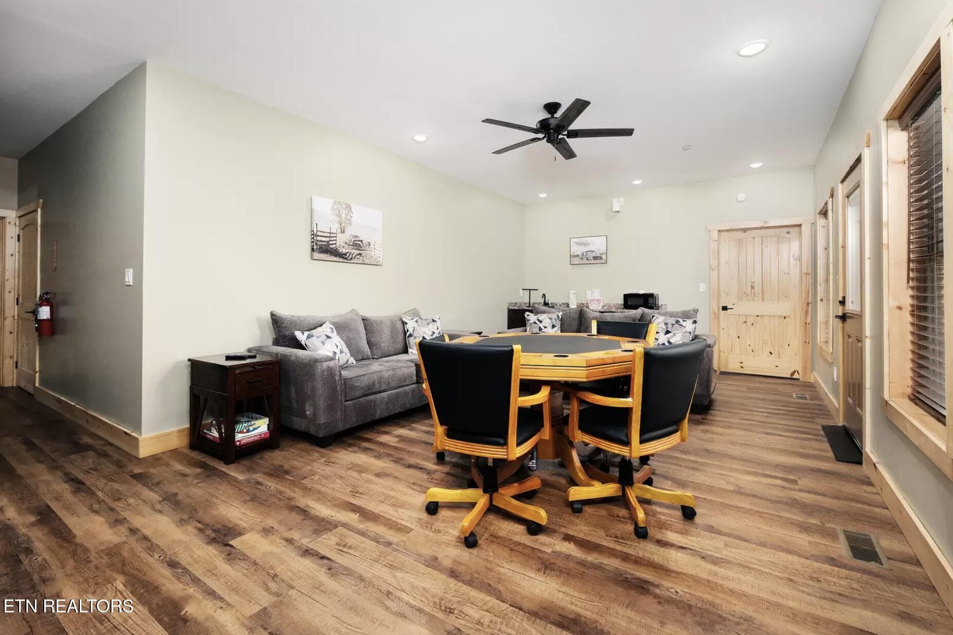 Living/game table space - 3453 Cove Meadows Drive, Sevierville, TN 37862, Sevierville