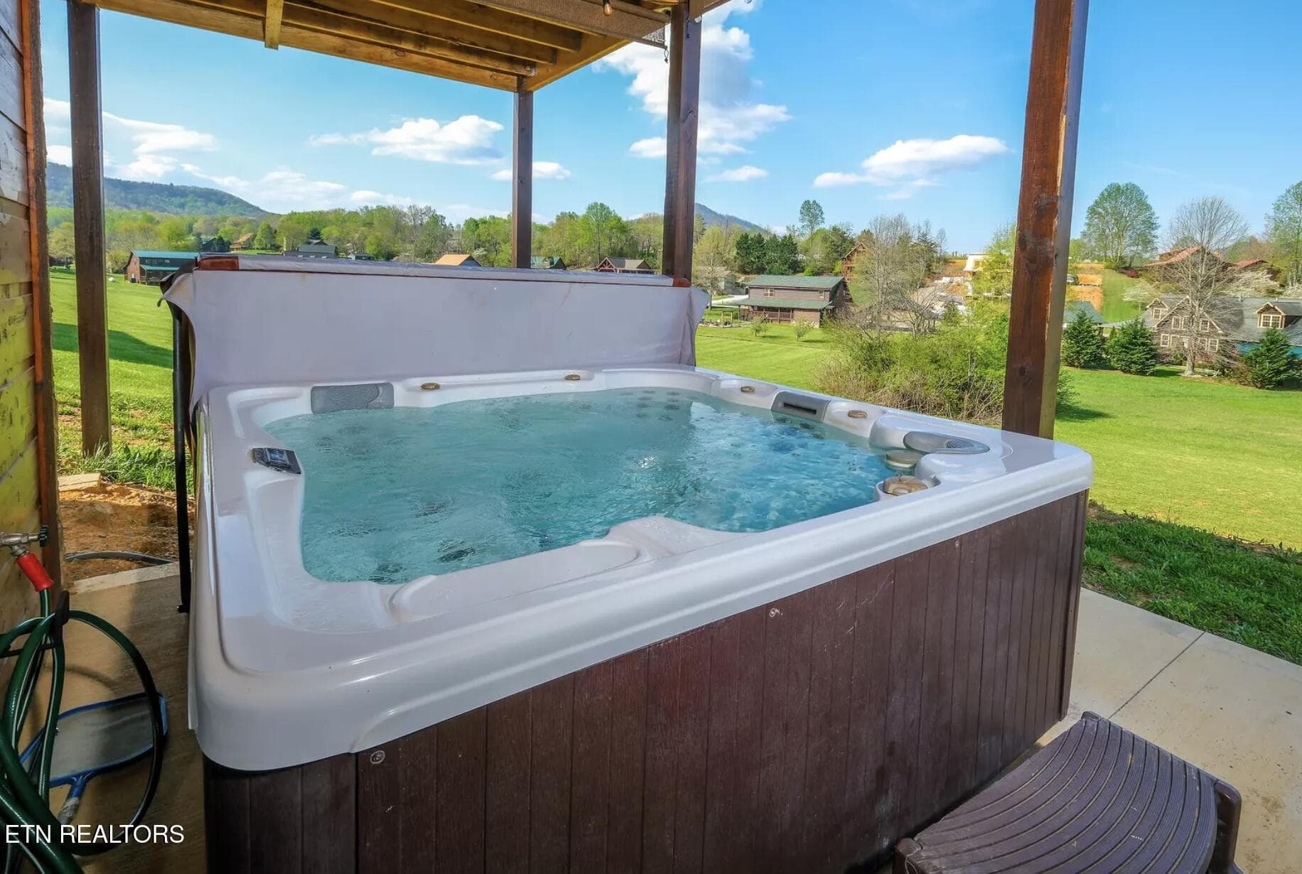 Hot tub - 3453 Cove Meadows Drive, Sevierville, TN 37862, Sevierville