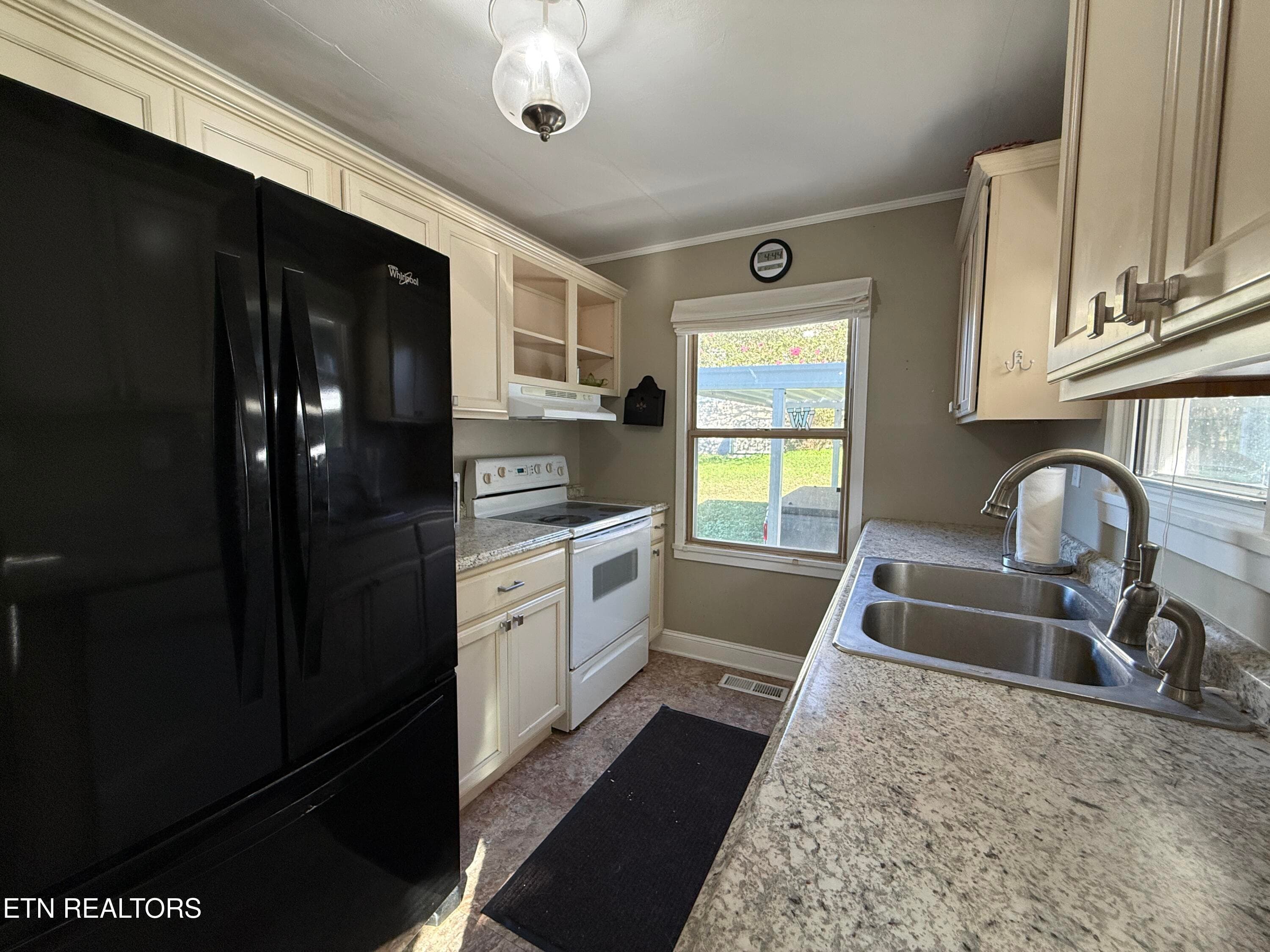 Kitchen - 1379 Byrd Circle, Kingston, TN 37763, Kingston