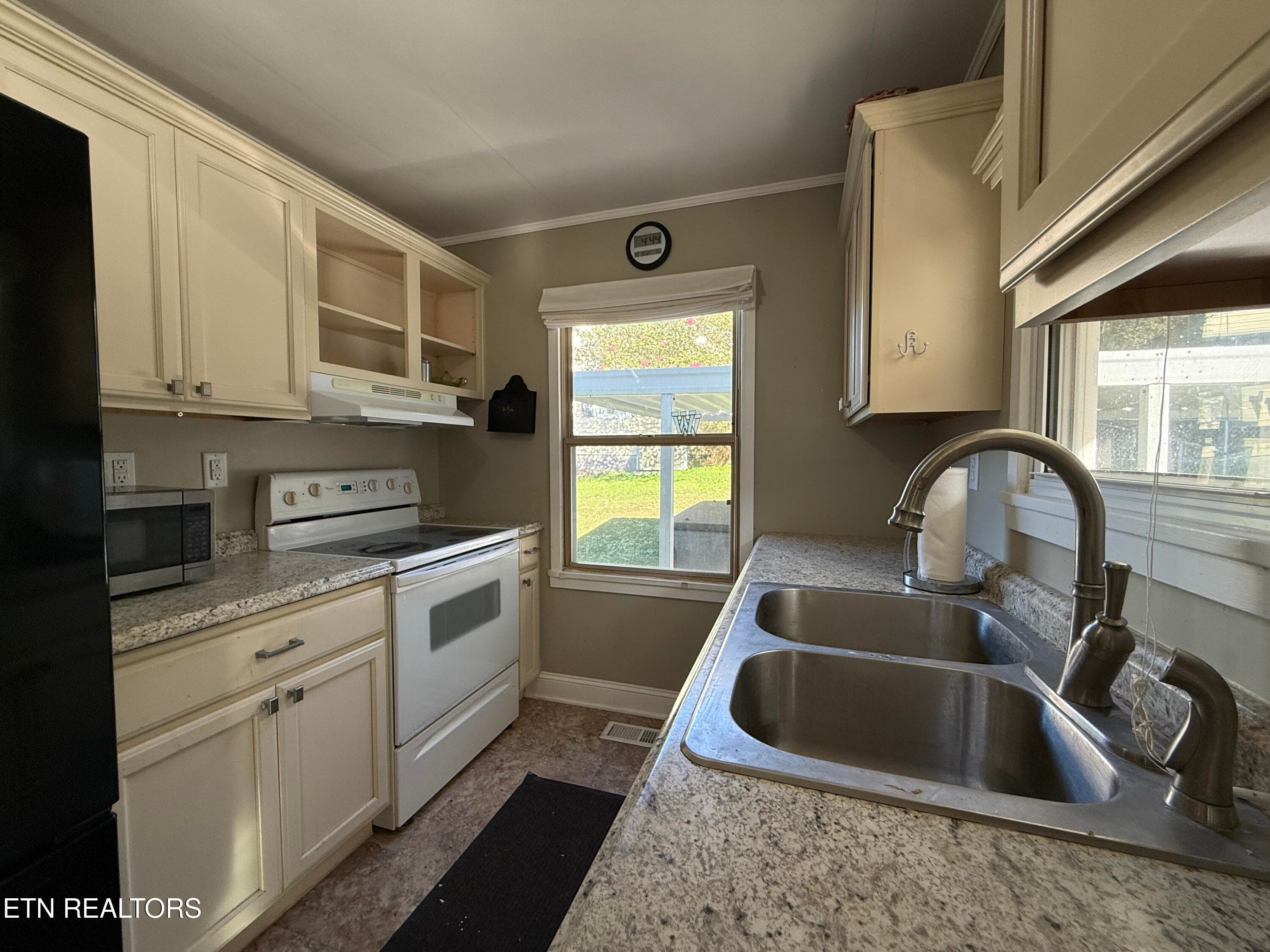 Kitchen - 1379 Byrd Circle, Kingston, TN 37763, Kingston