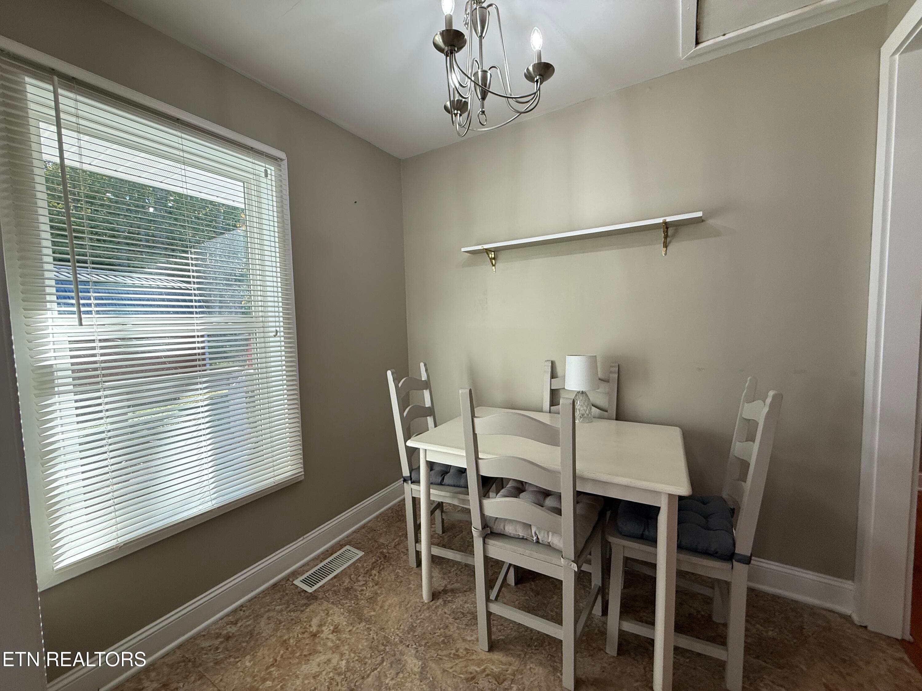 Dining room - 1379 Byrd Circle, Kingston, TN 37763, Kingston