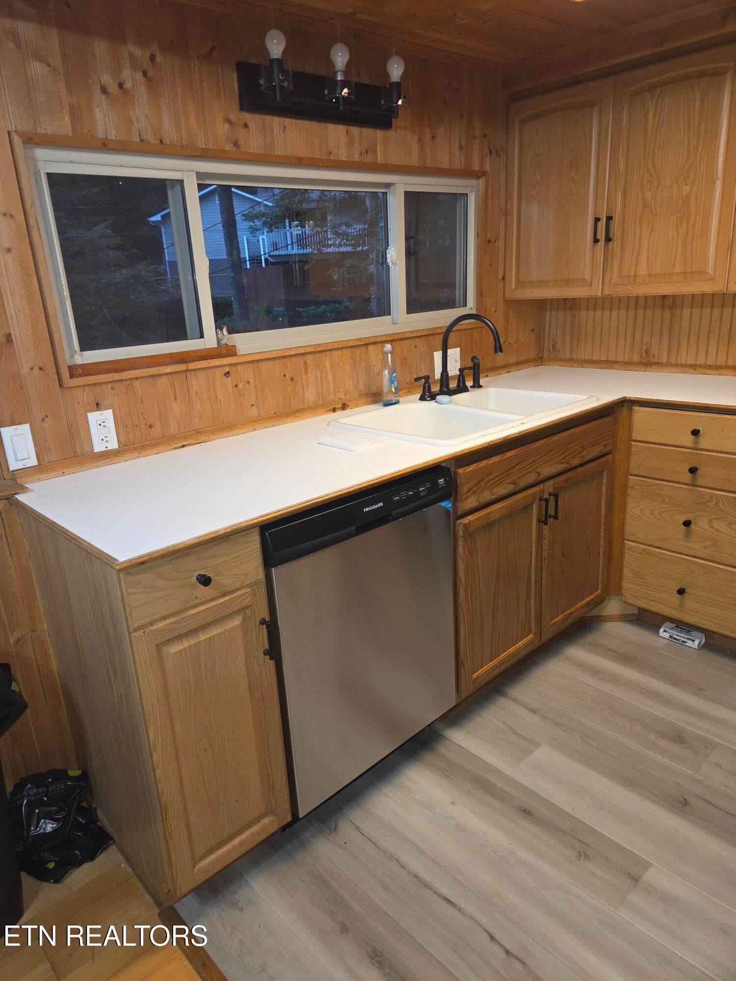1000019379 - 704 Selma Lane, Gatlinburg, TN 37738