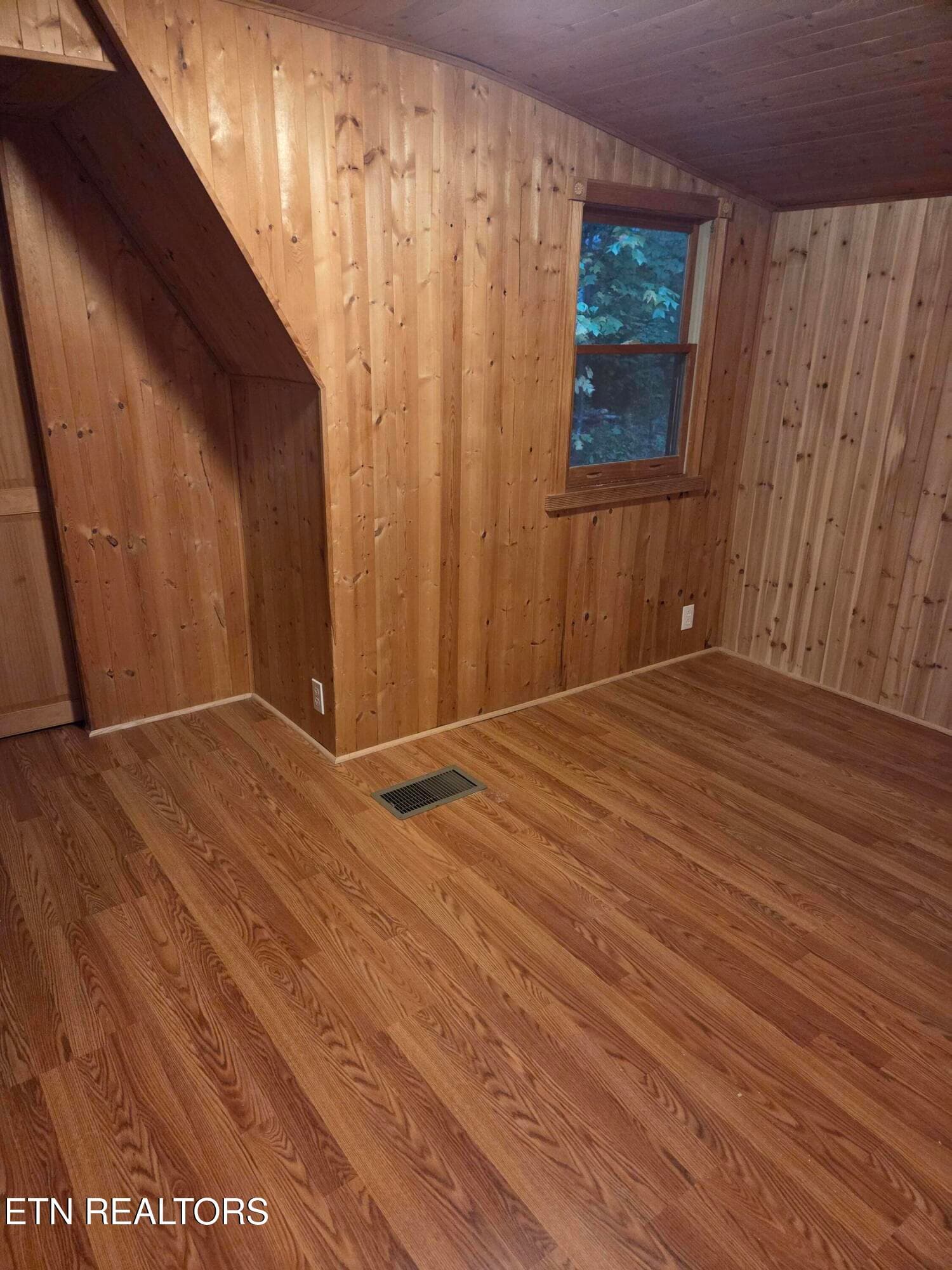 1000019364 - 704 Selma Lane, Gatlinburg, TN 37738