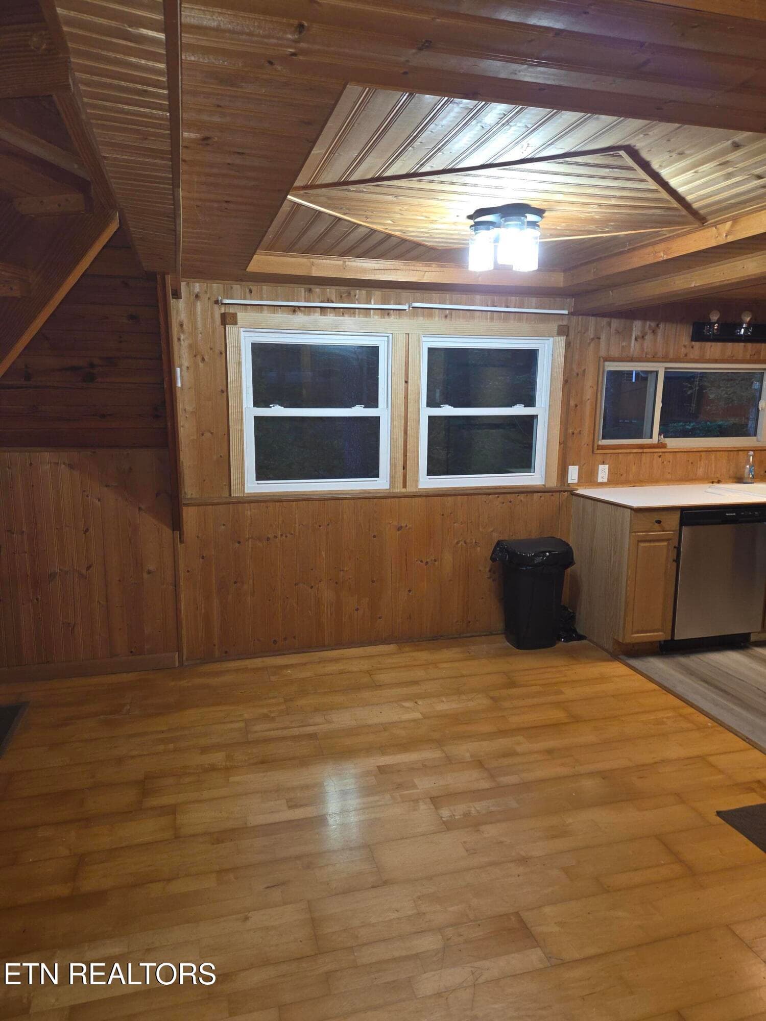 1000019375 - 704 Selma Lane, Gatlinburg, TN 37738