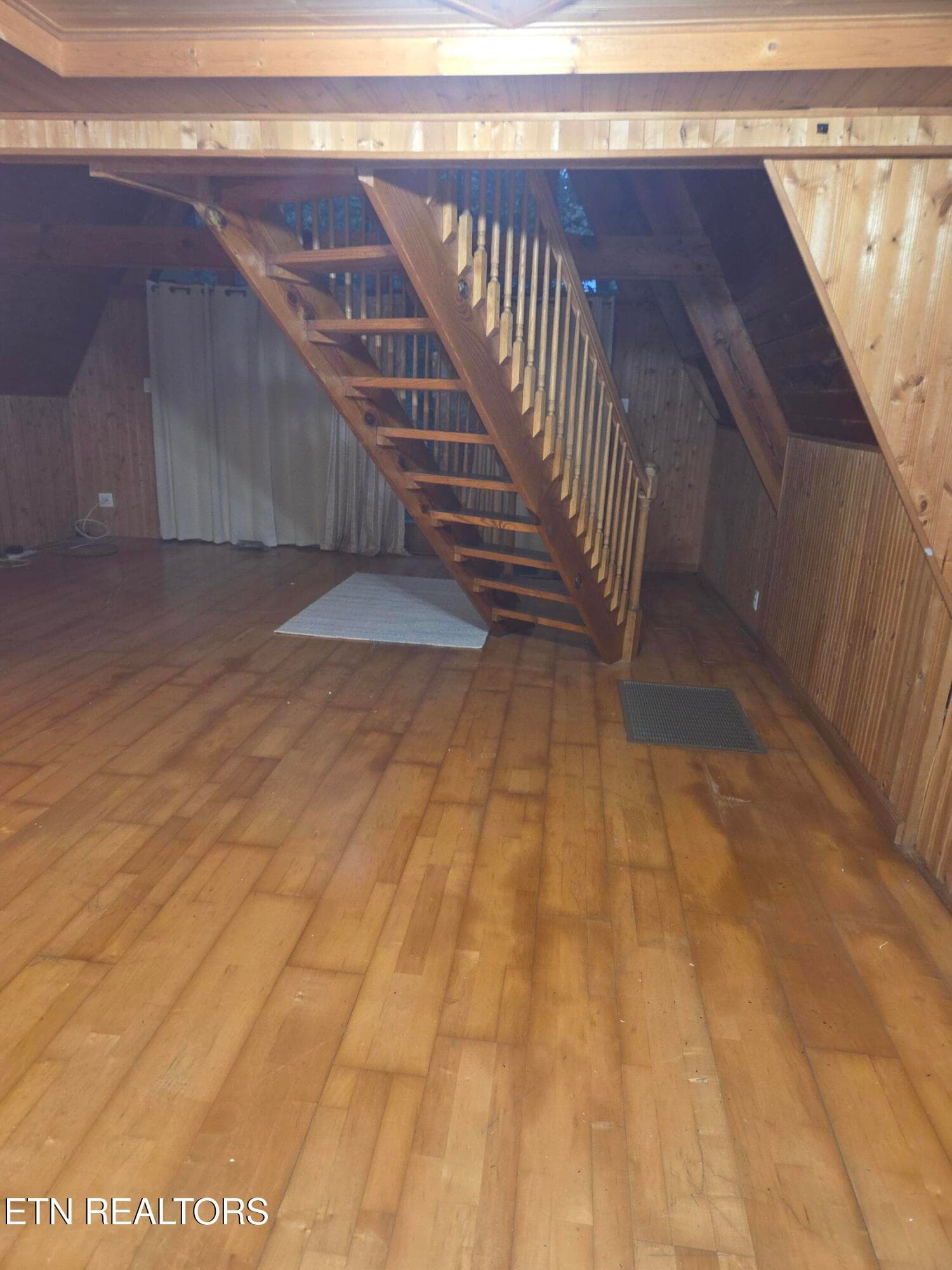 1000019396 - 704 Selma Lane, Gatlinburg, TN 37738
