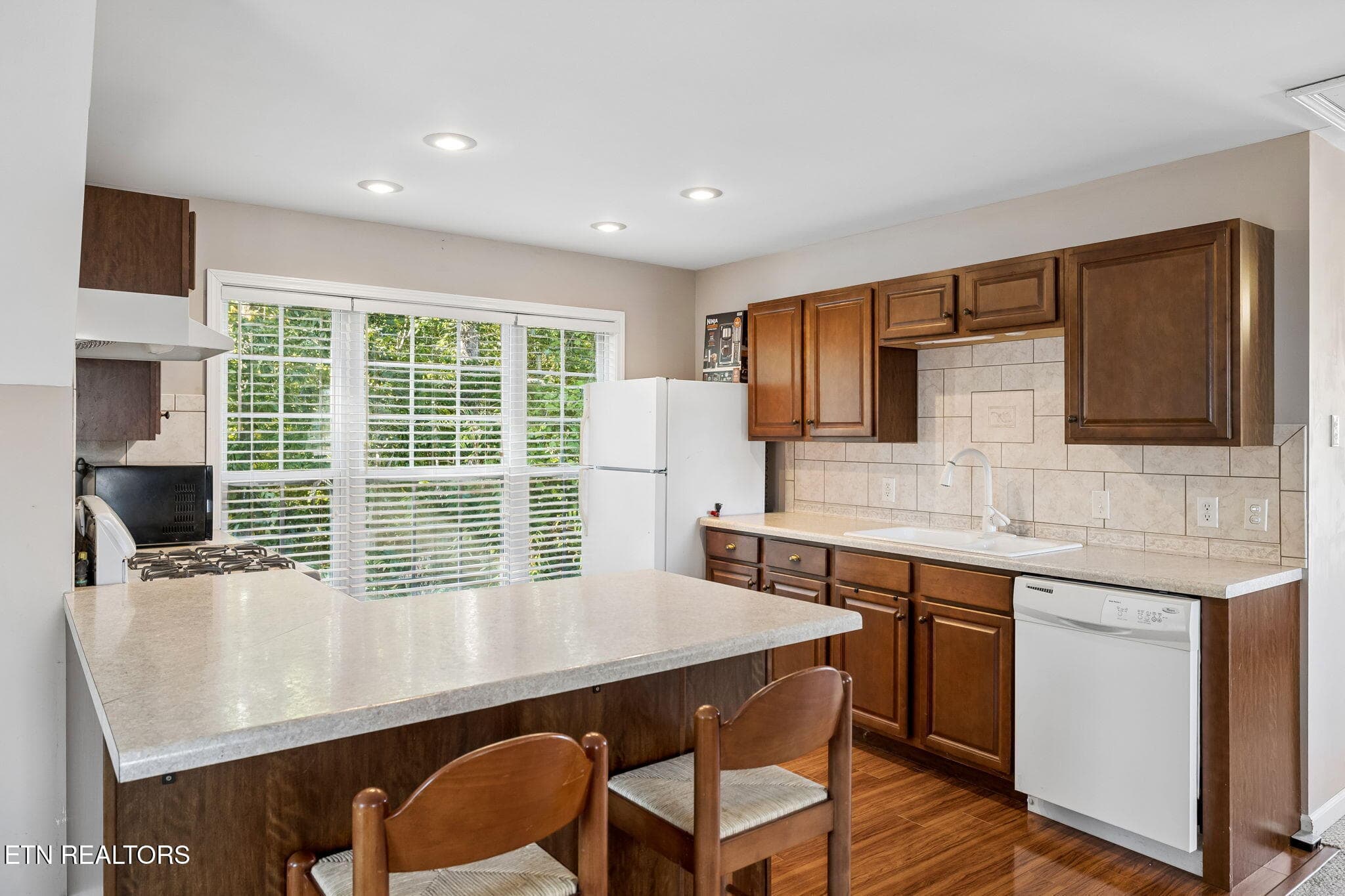 Garage Studio Apartment - 3551 Tolbert Drive, Cookeville, TN 38506, Cookeville