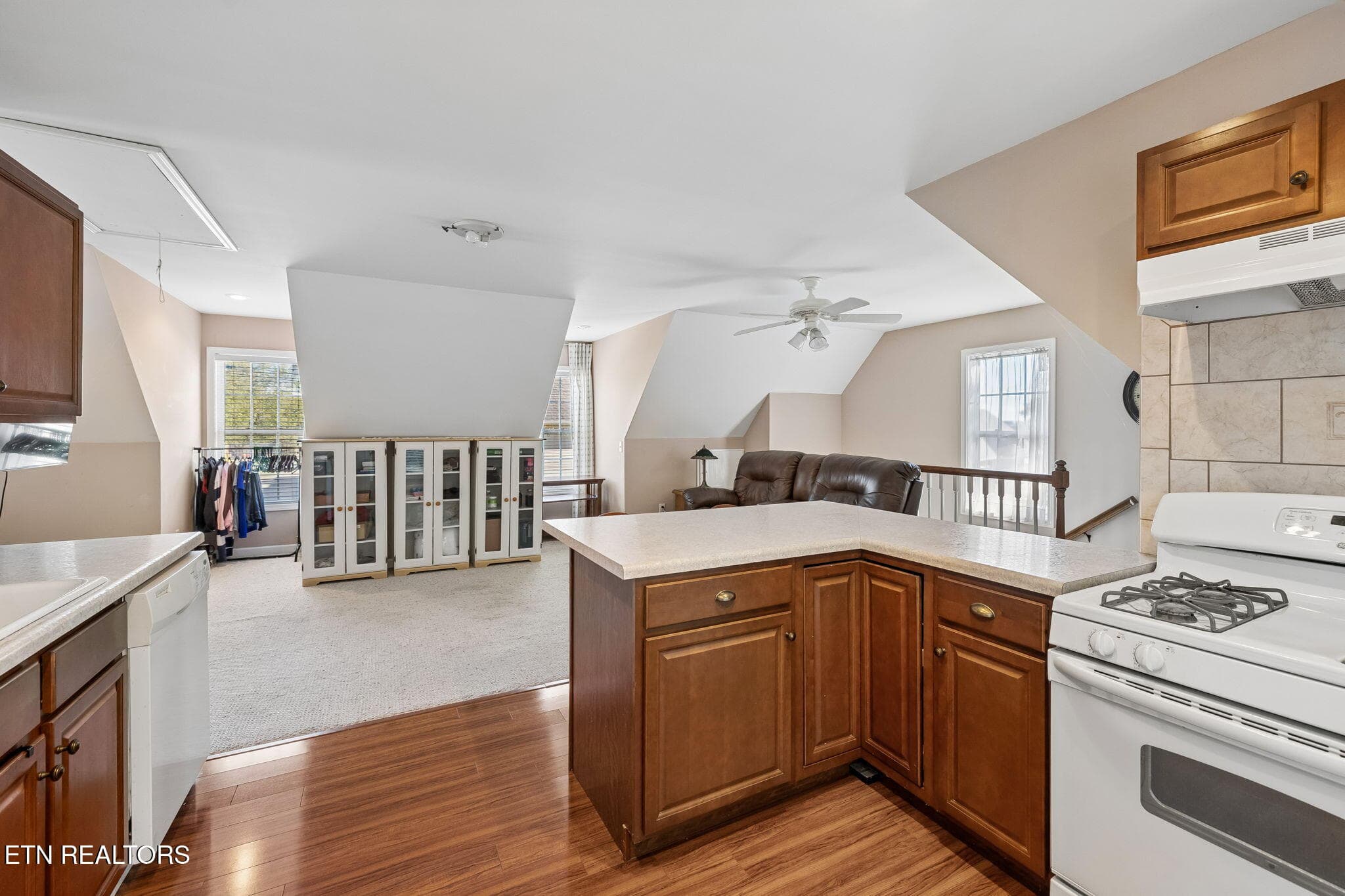Garage Studio Apartment - 3551 Tolbert Drive, Cookeville, TN 38506, Cookeville