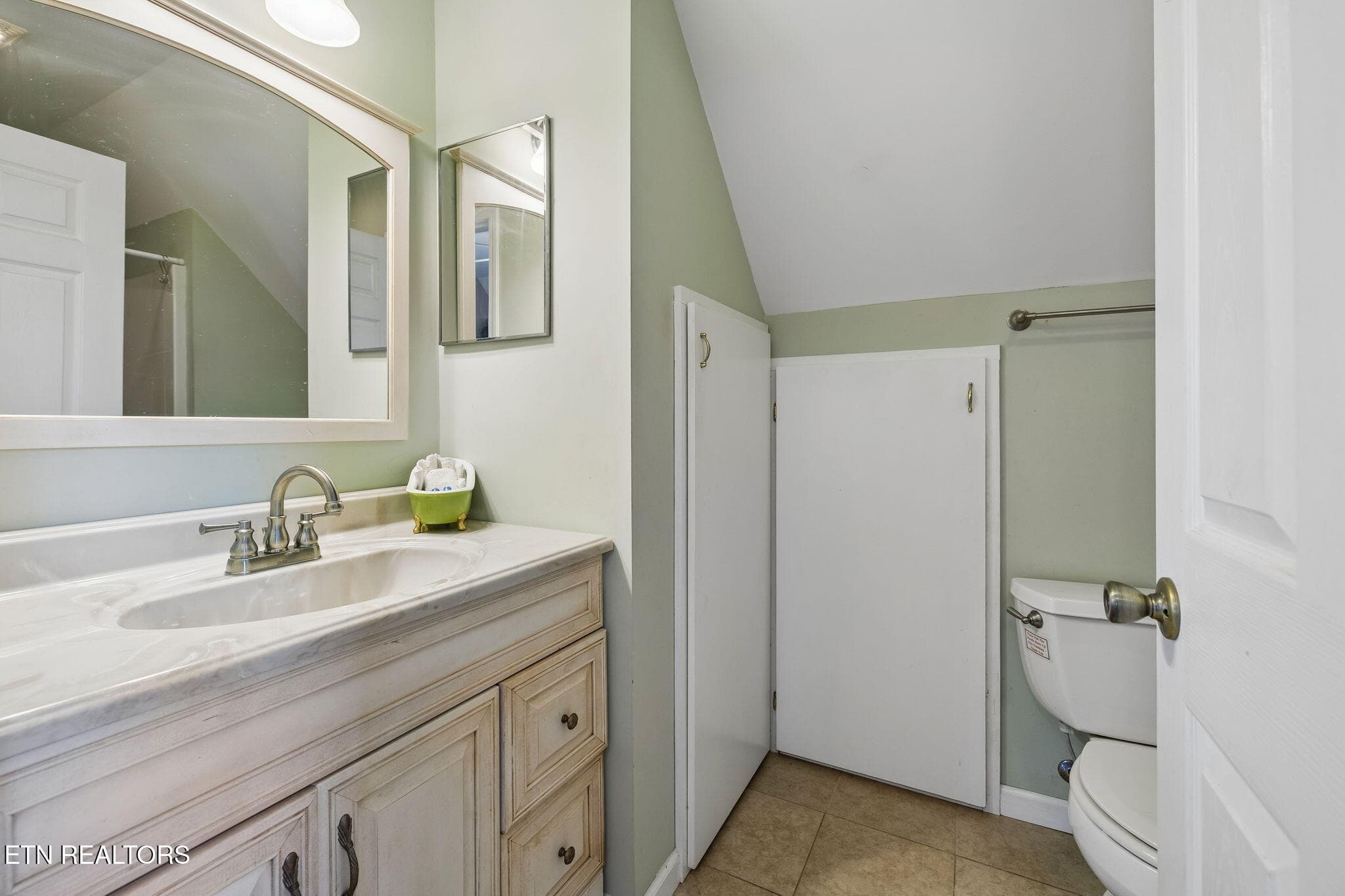 Garage Studio Apartment - 3551 Tolbert Drive, Cookeville, TN 38506, Cookeville